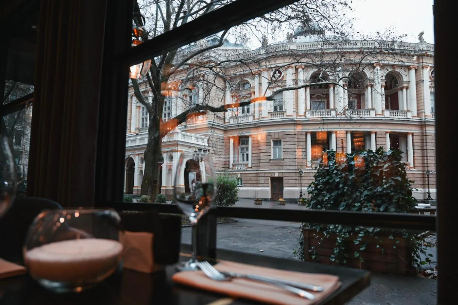 Restaurant/places to eat in Boutique Hotel Palais Royal