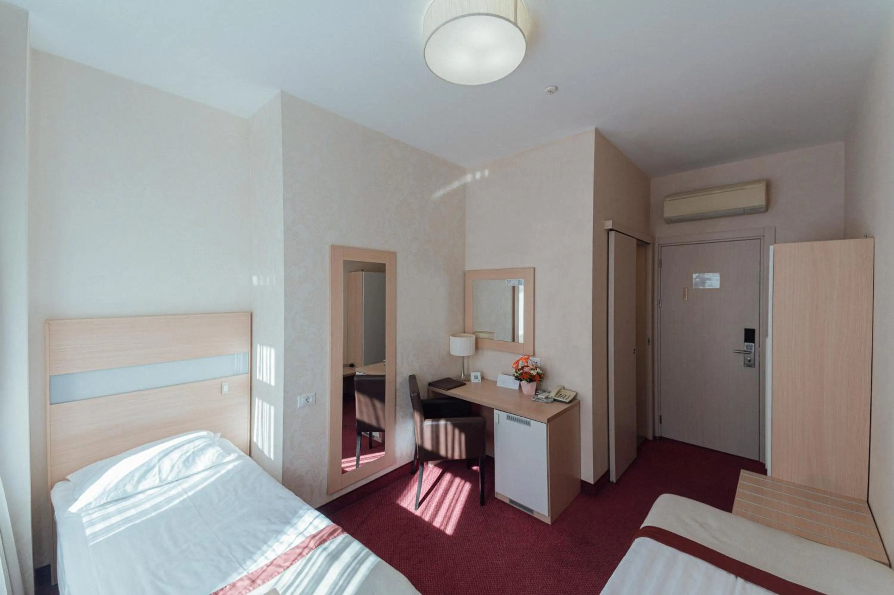 Photo of the whole room, Bed in Boutique Hotel Palais Royal