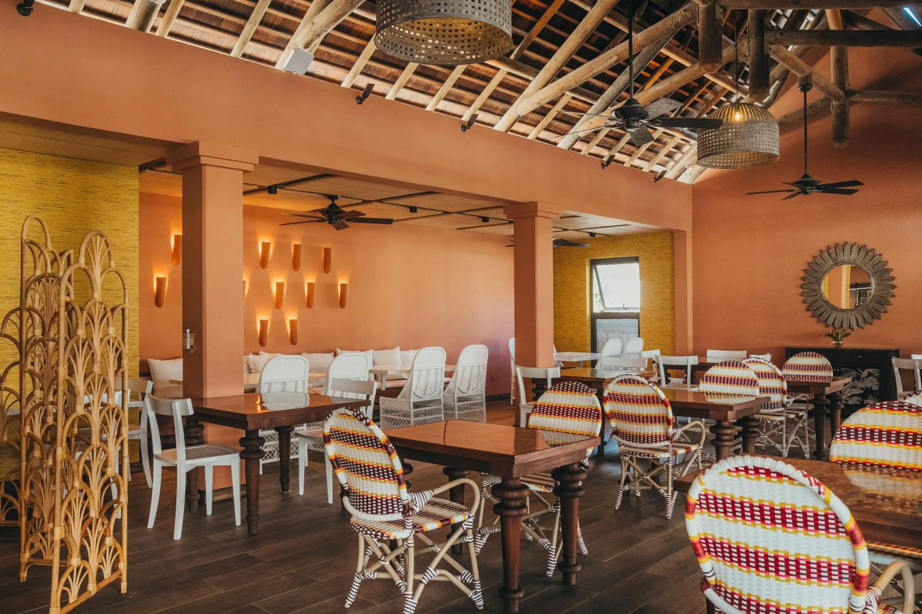 Restaurant/places to eat in Zilwa Attitude