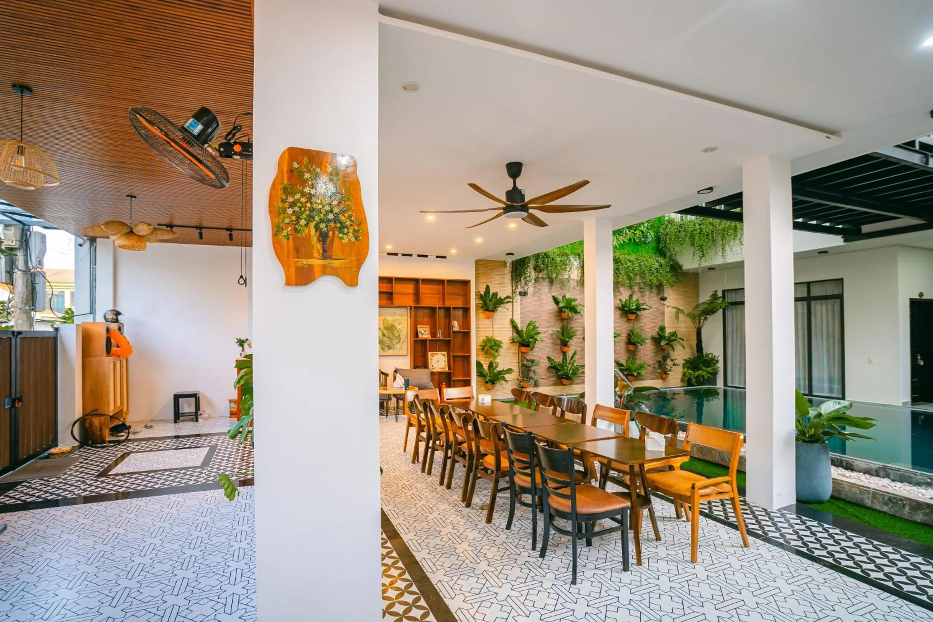 Restaurant/places to eat in Beach Palm Villa Hoi An