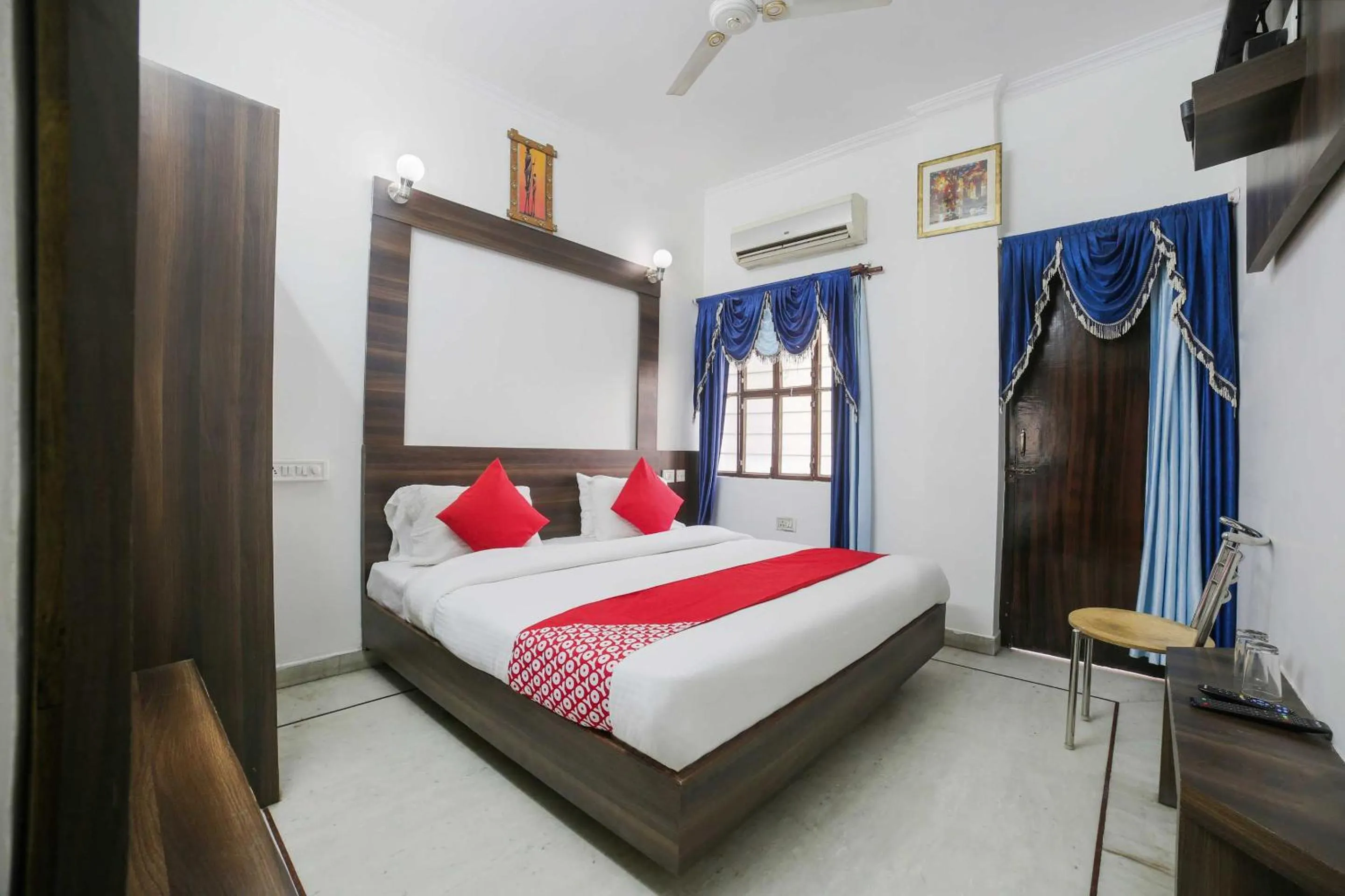 Facade/entrance, Bed in Hotel O Ridhi Sidhi Regency