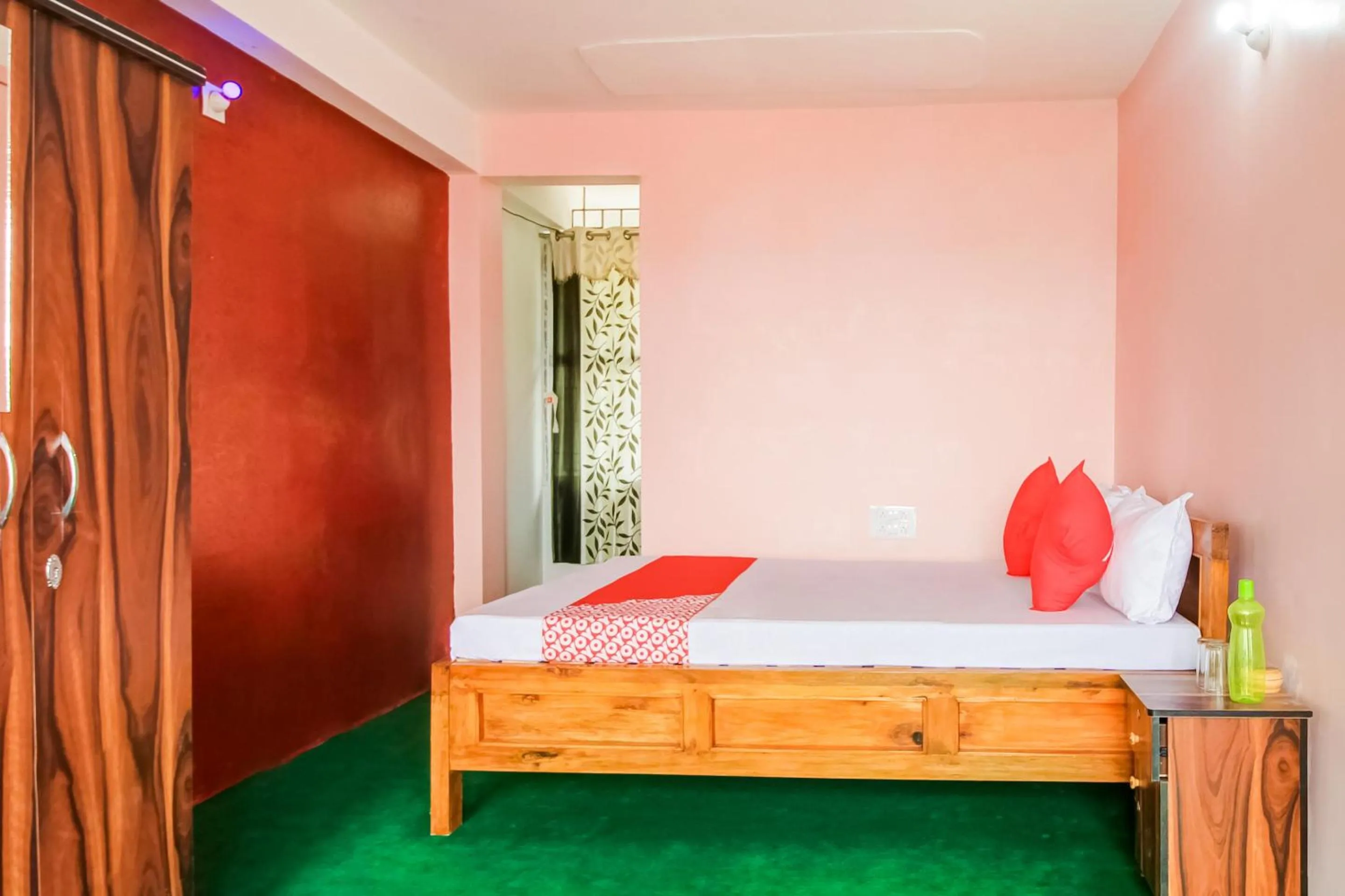 Facade/entrance in Hotel O Uzen Homestay