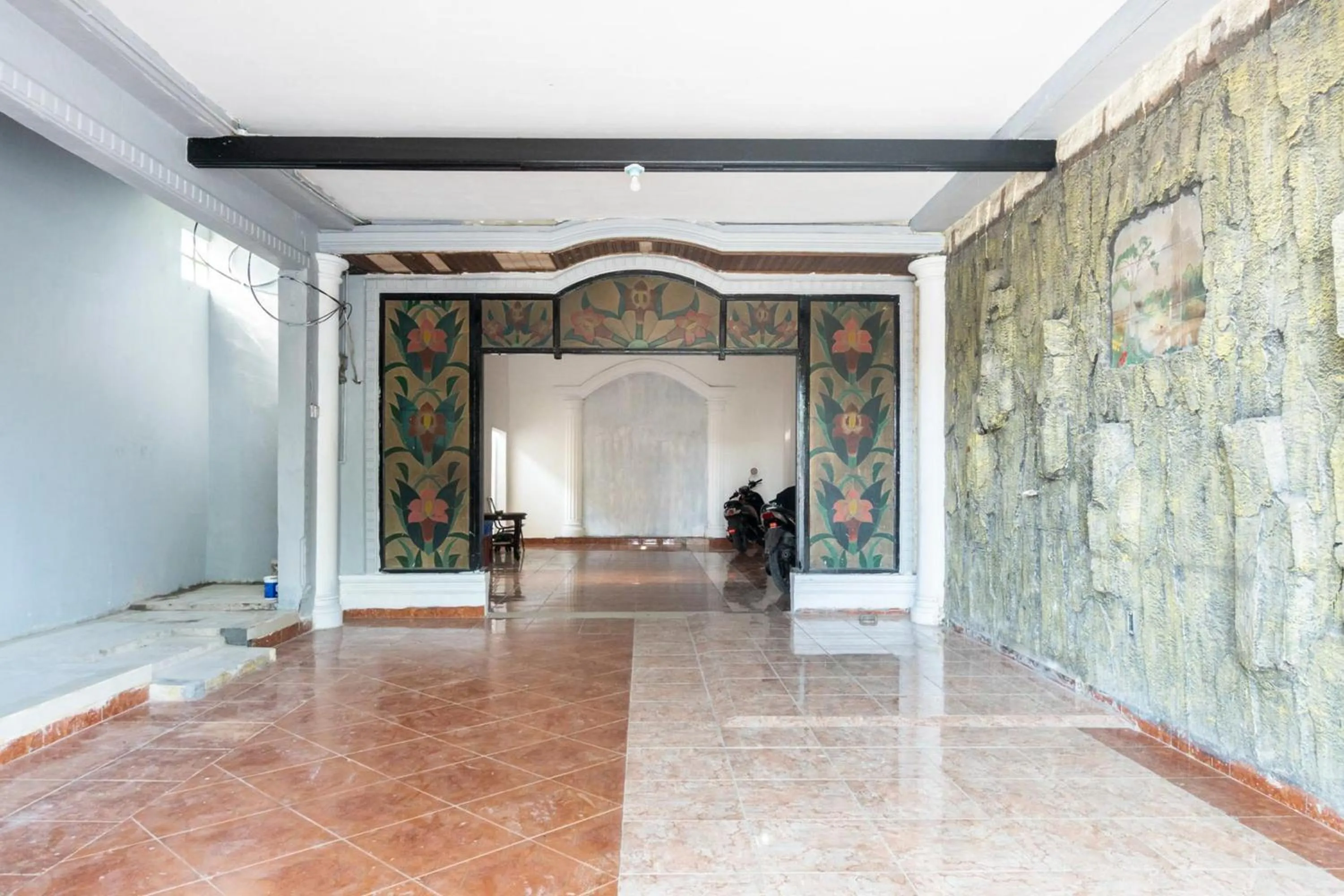 Staff in RedDoorz near Manhattan Times Square Medan 2