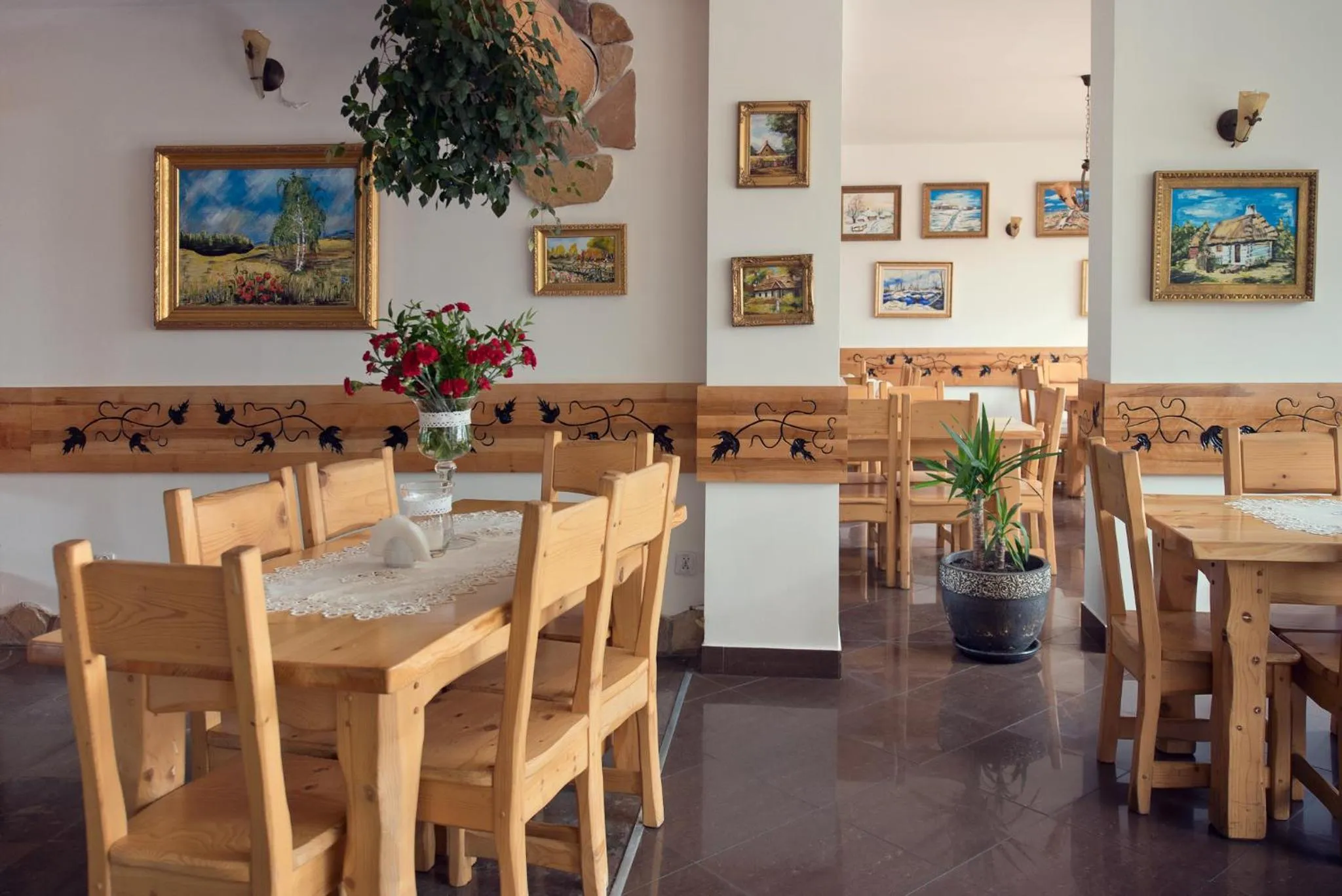 Restaurant/places to eat in Pensjonat "Jodłowy Dwór"