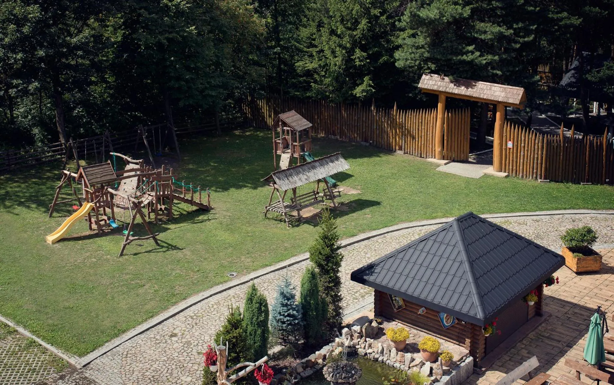 Pensjonat "Jodłowy Dwór"