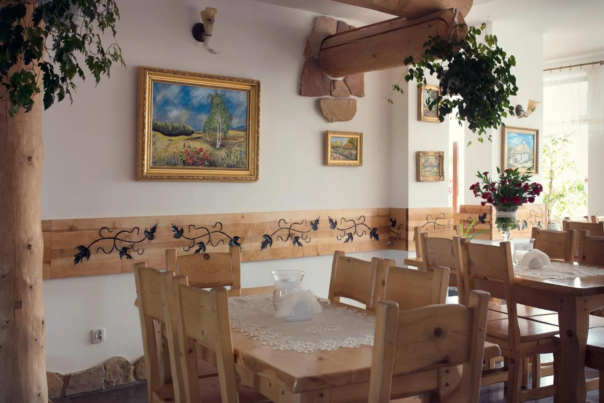 Restaurant/places to eat in Pensjonat "Jodłowy Dwór"