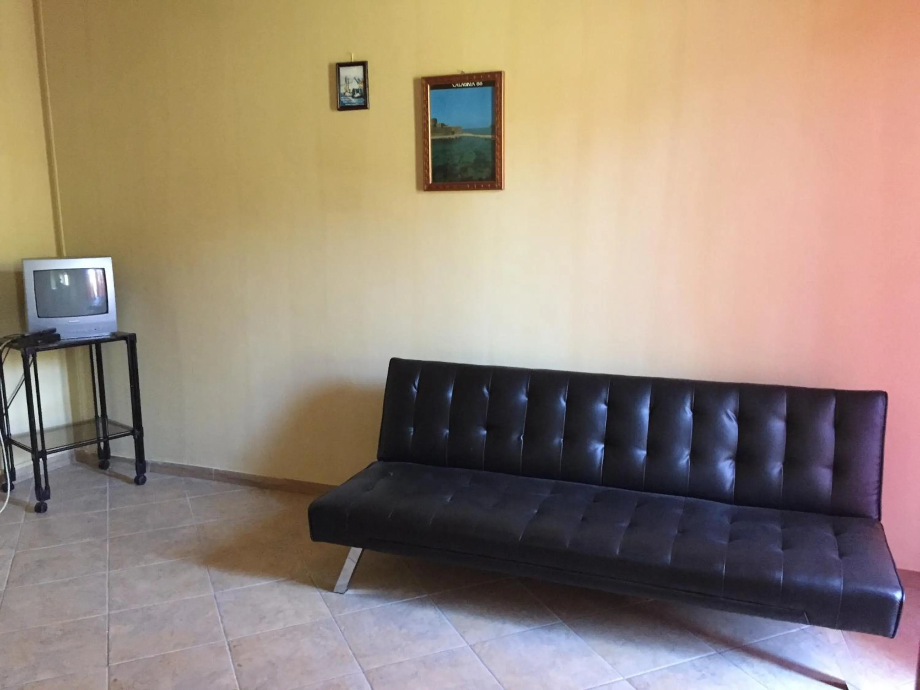 Living room in Hotel 106