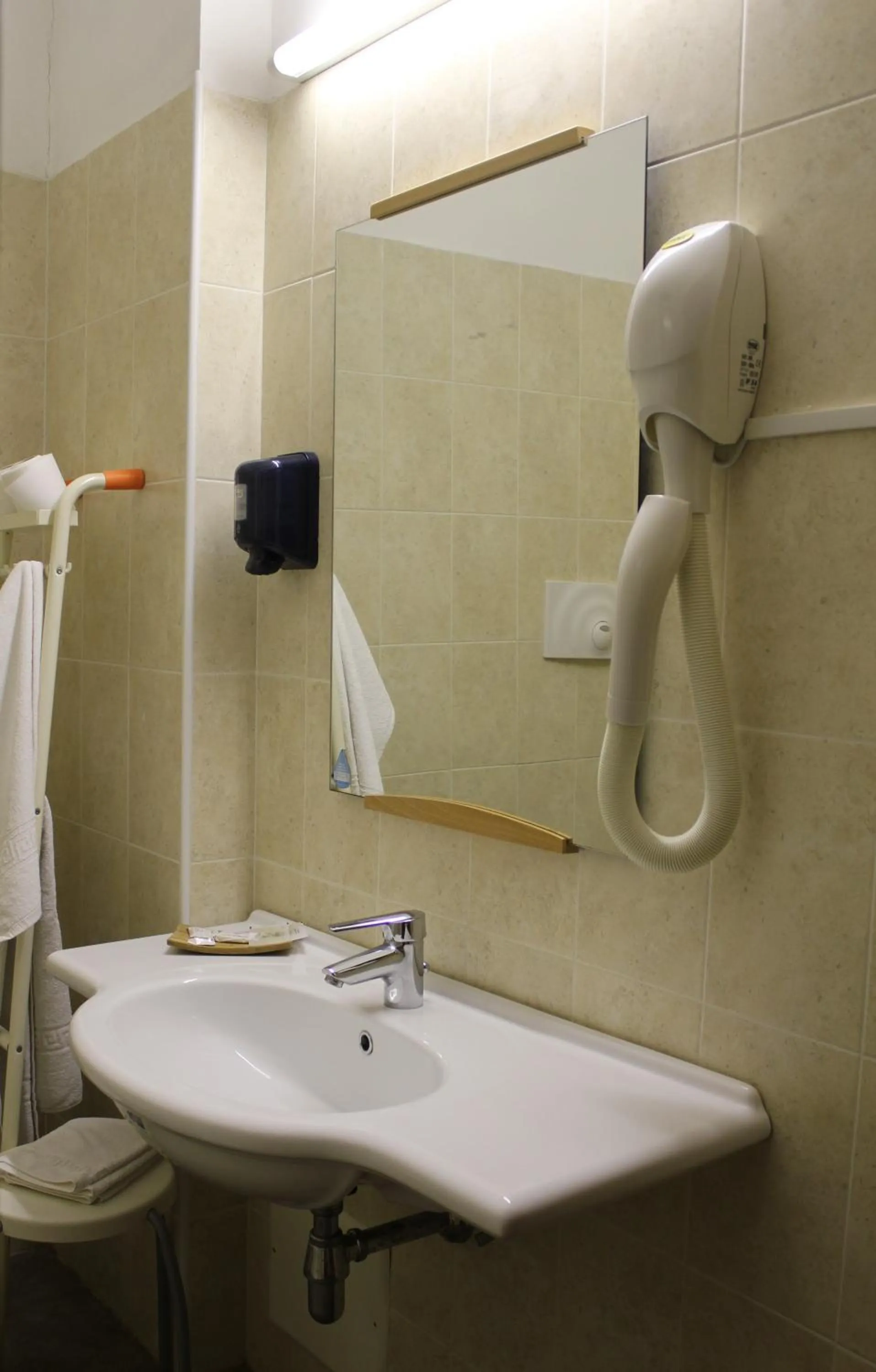 Bathroom in Hotel 106