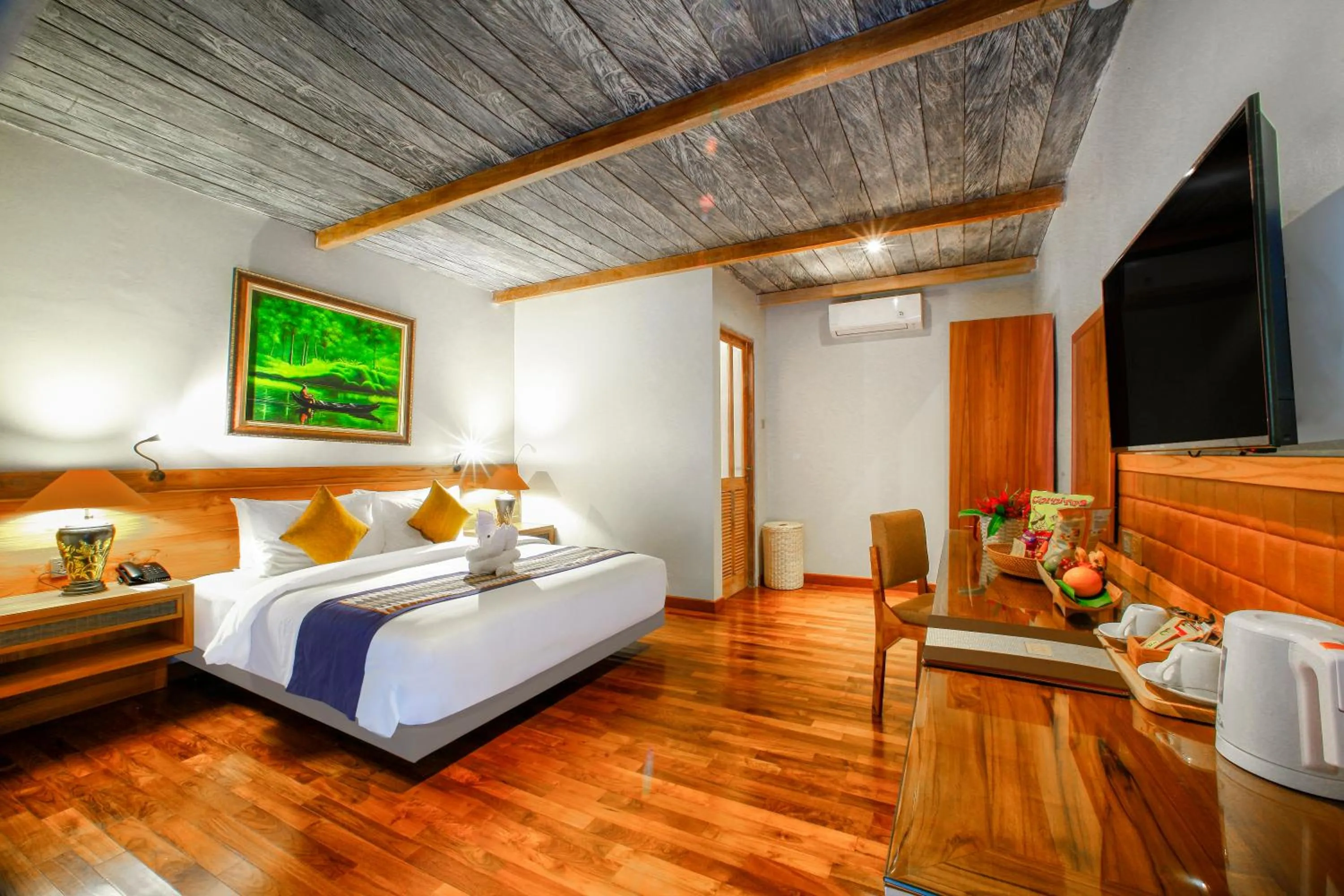 Photo of the whole room, Bed in Munduk Heaven Luxury Villas