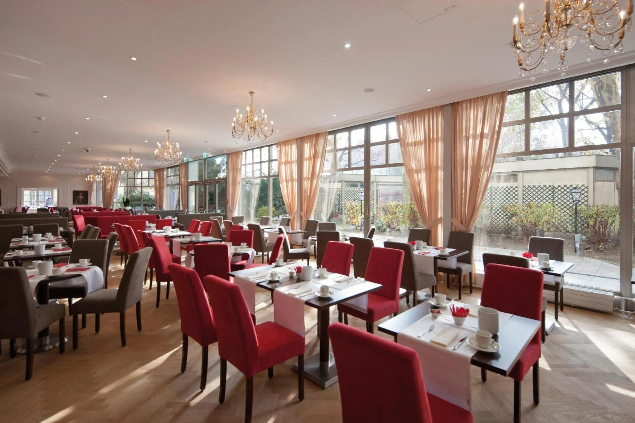 Restaurant/places to eat in Austria Trend Hotel Maximilian