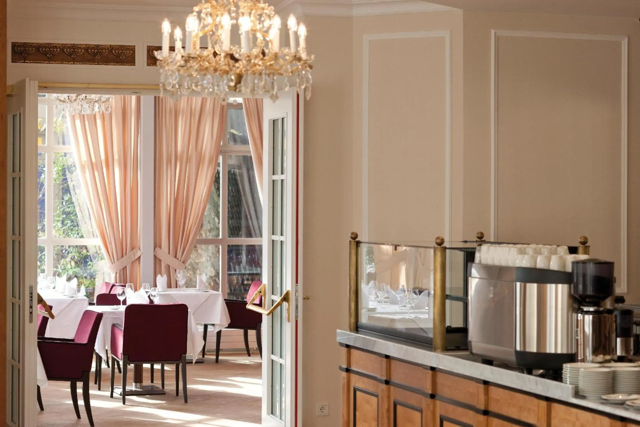 Restaurant/places to eat in Austria Trend Hotel Maximilian