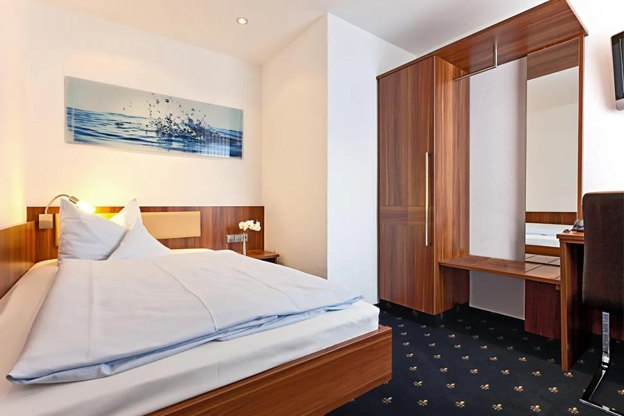 Bed in Hotel Goldene Rose