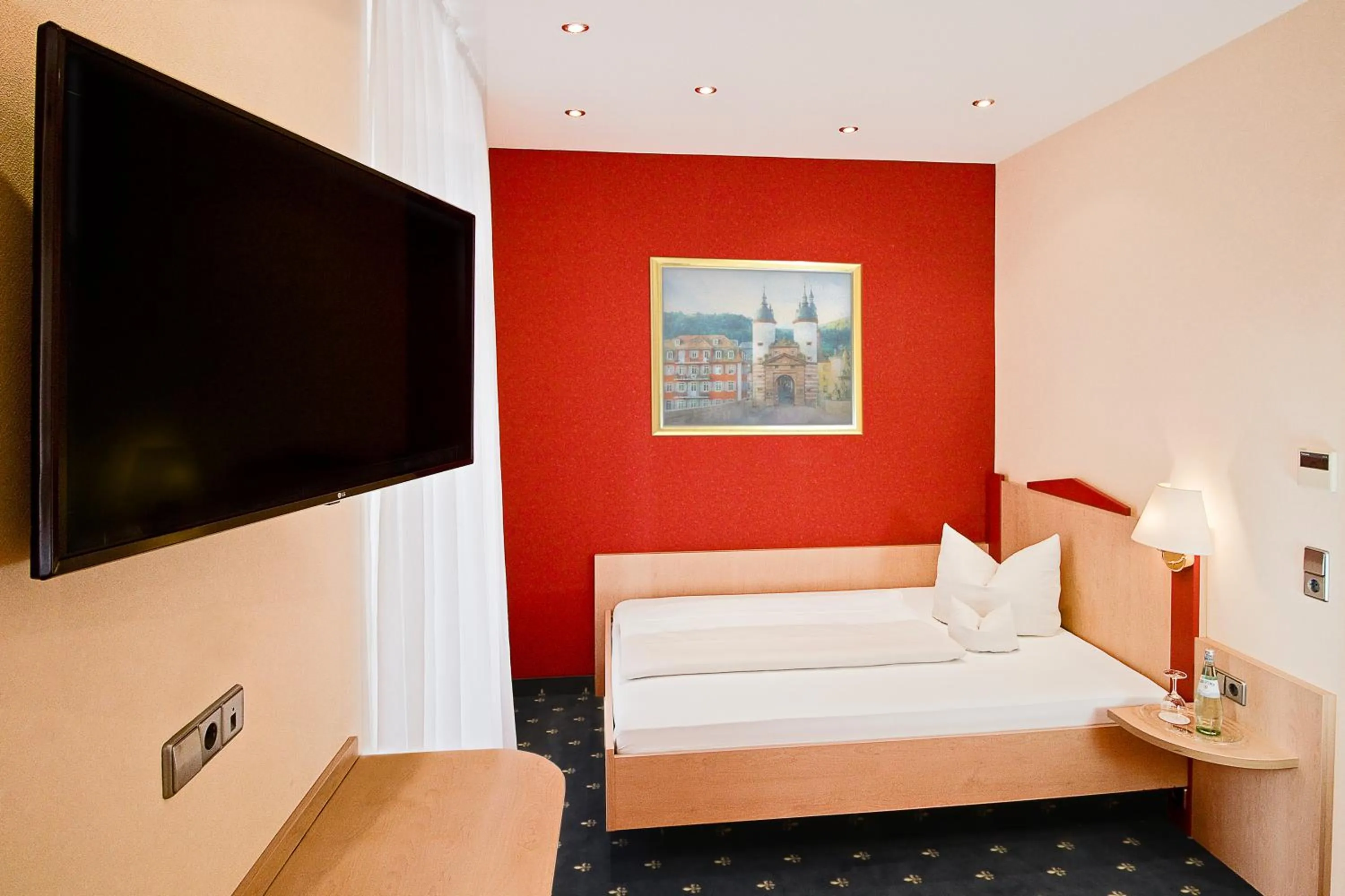 Bed in Hotel Goldene Rose