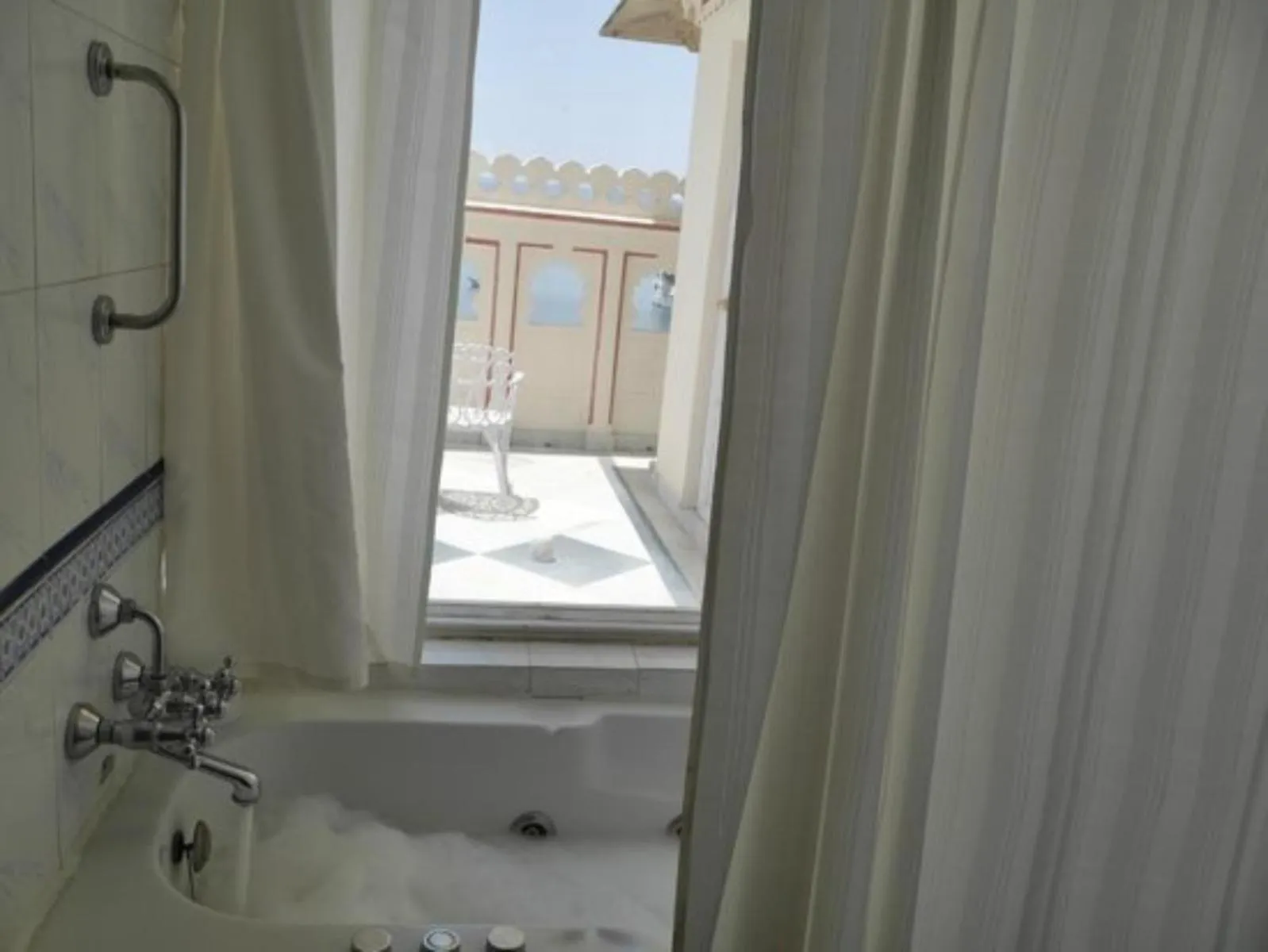 Bathroom in Shiv Niwas Palace by HRH Group of Hotels