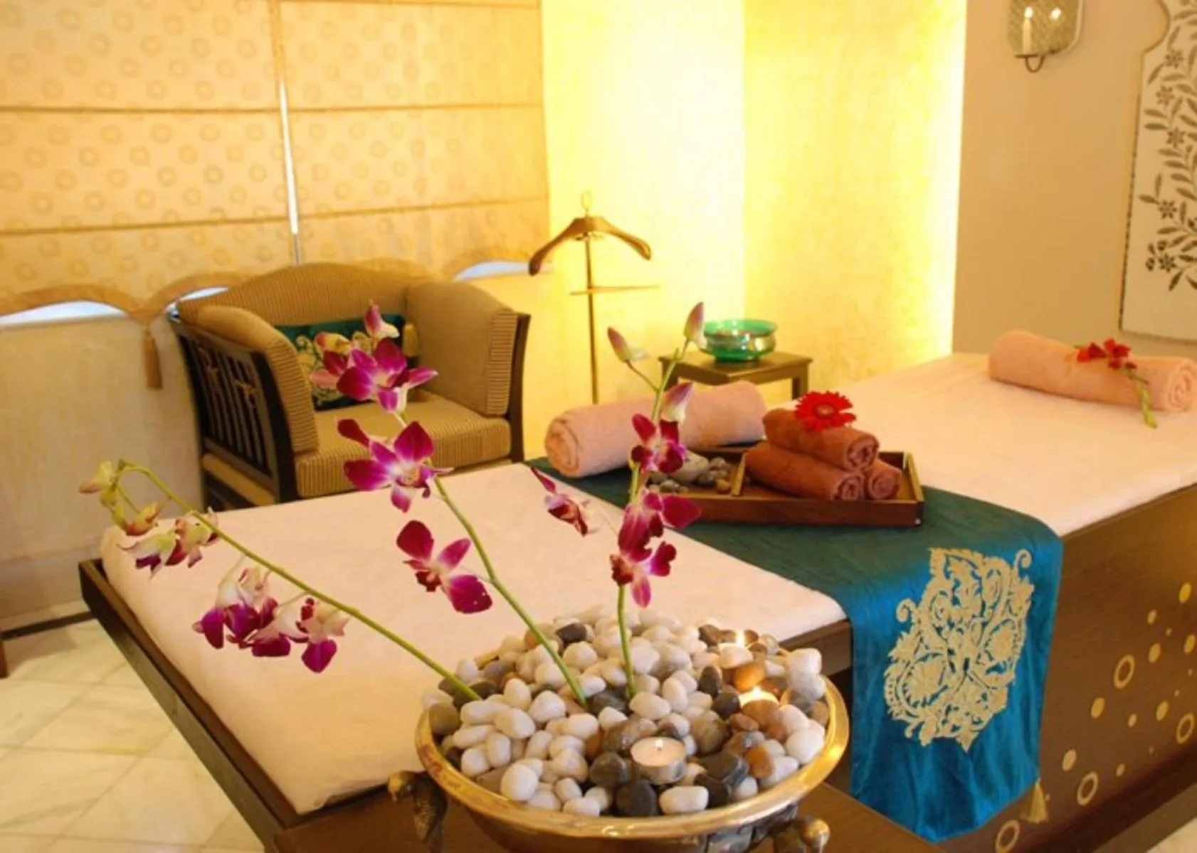 Bed in Shiv Niwas Palace by HRH Group of Hotels