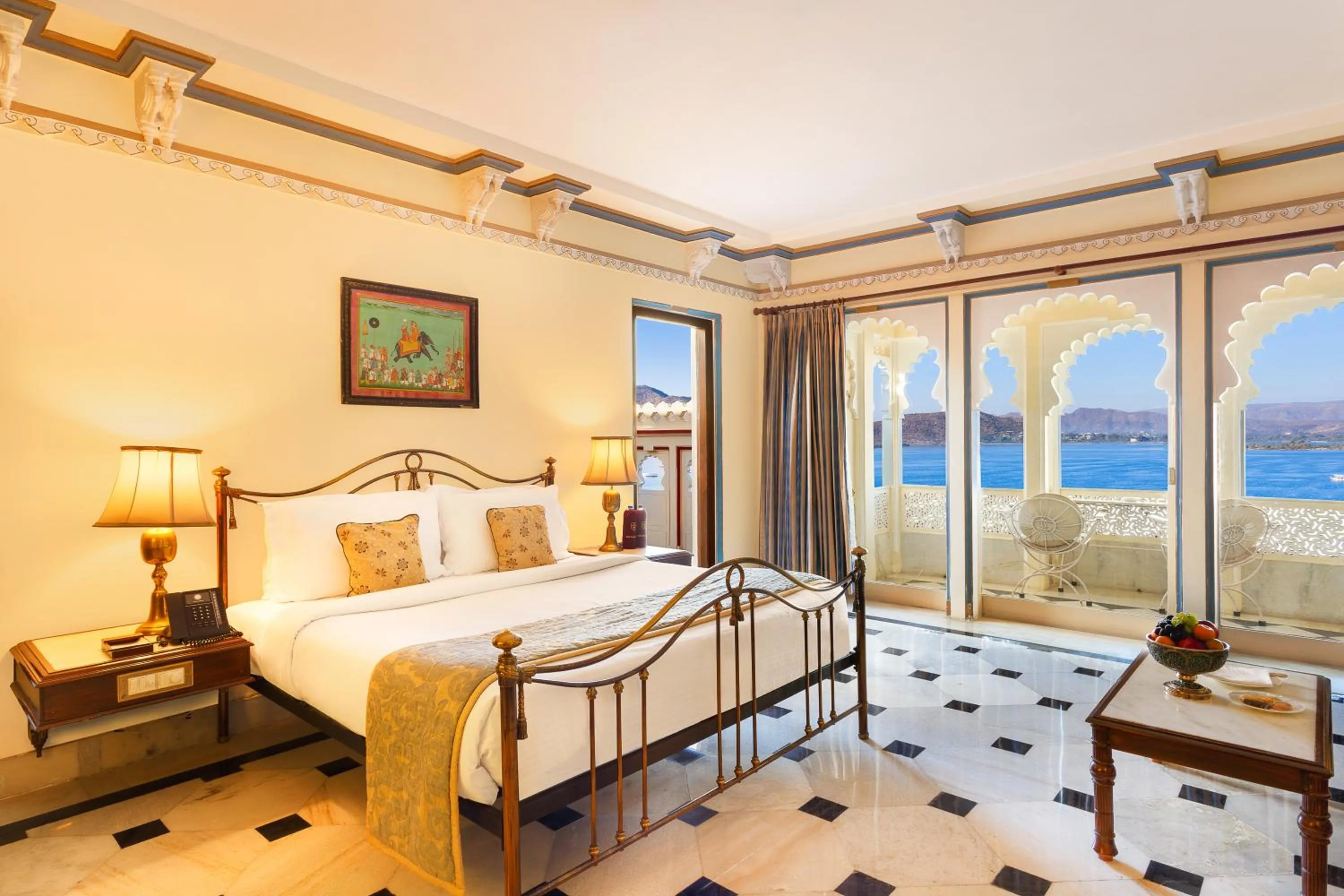 Bed in Shiv Niwas Palace by HRH Group of Hotels