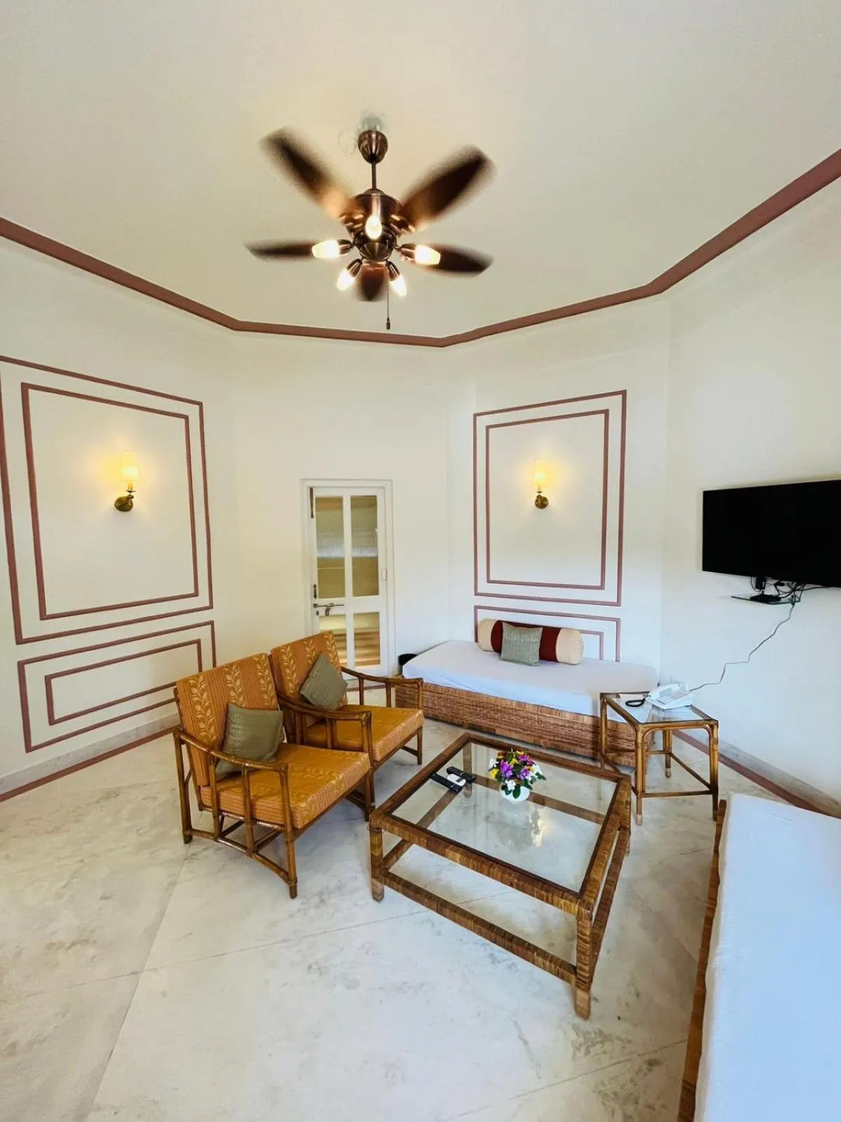 Living room in Shikarbadi Hotel - By The Lake Heritage by HRH Group of Hotels