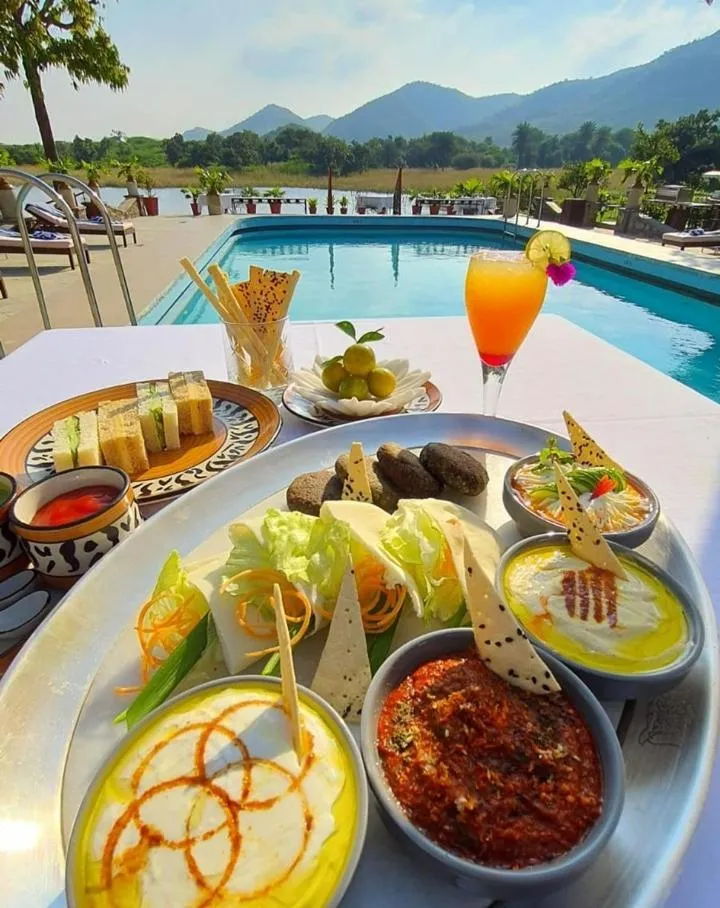 Shikarbadi Hotel - By The Lake Heritage by HRH Group of Hotels