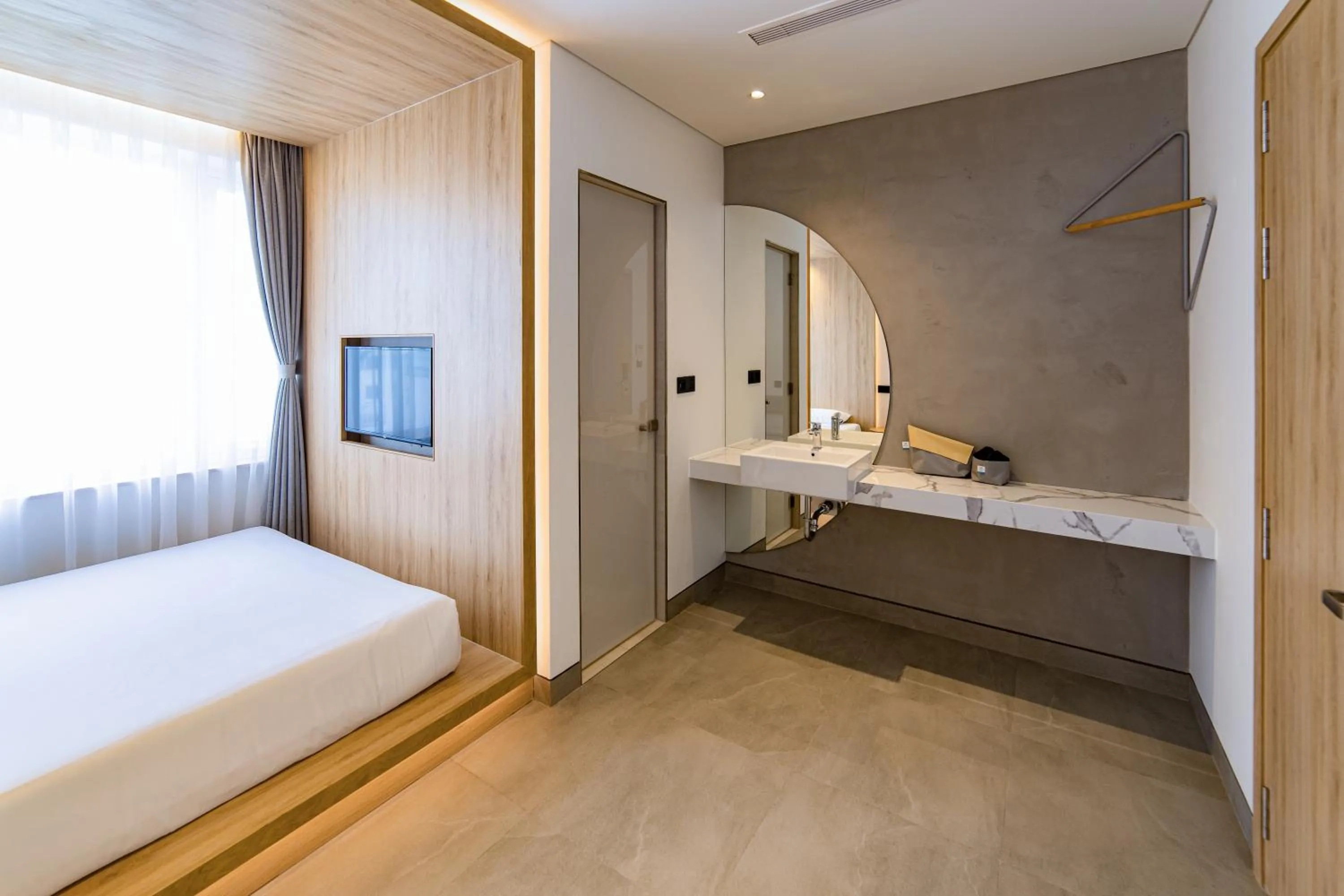 Property building, Bed in MEANDER Saigon