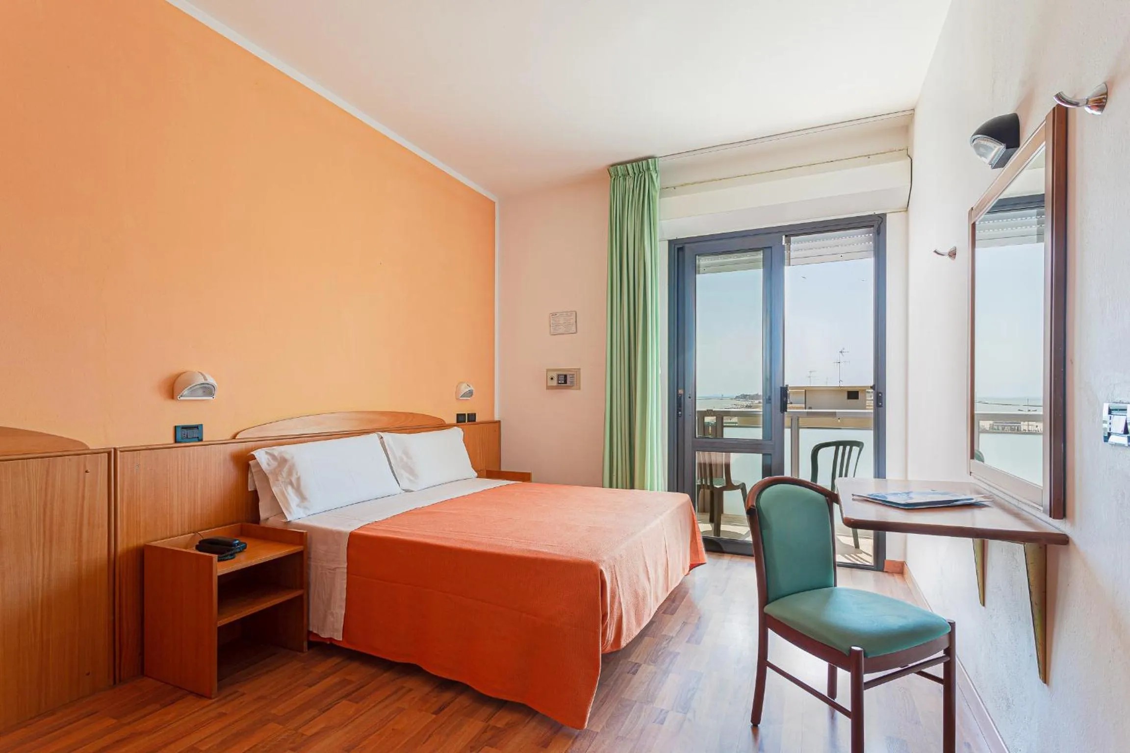 Bedroom, Bed in Little Hotel