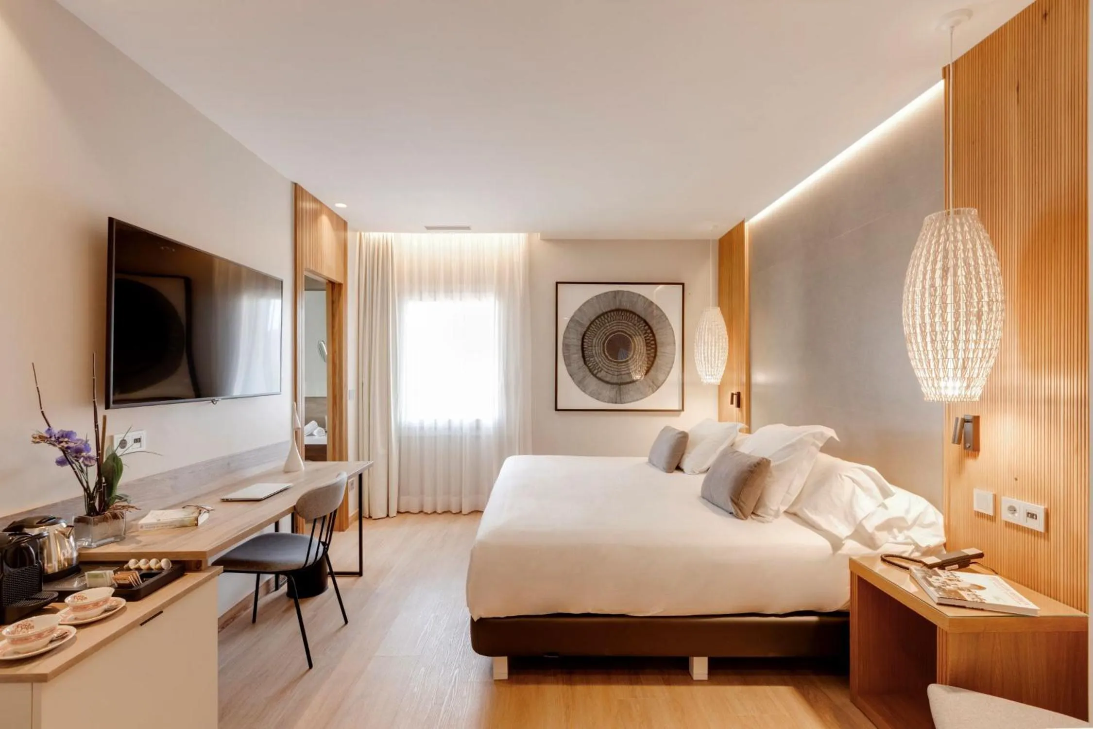 Coffee/tea facilities, Bed in Hotel Boutique Mirlo Barcelona