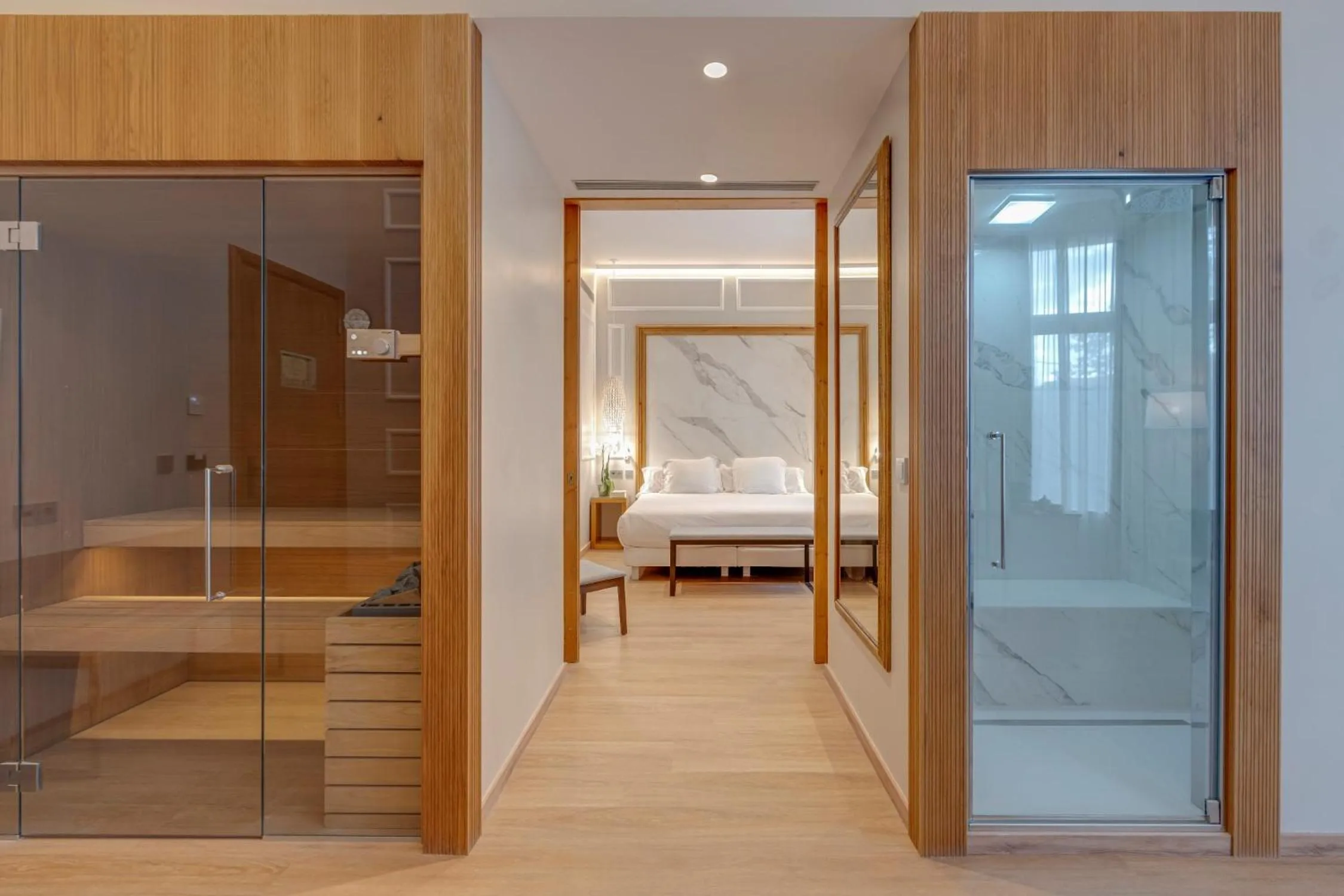Sauna, Bed in Hotel Boutique Mirlo Barcelona