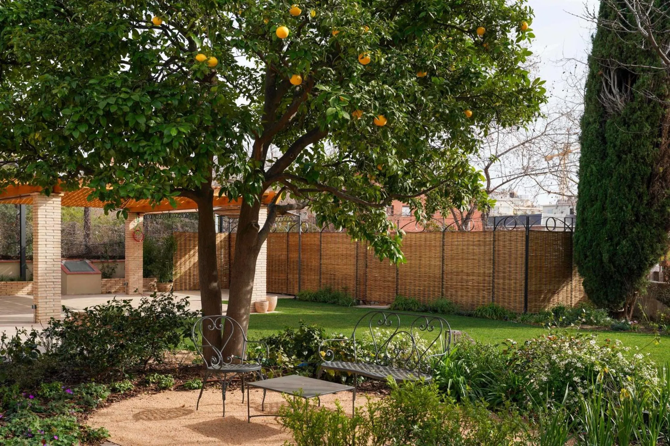 Property building in Hotel Boutique Mirlo Barcelona