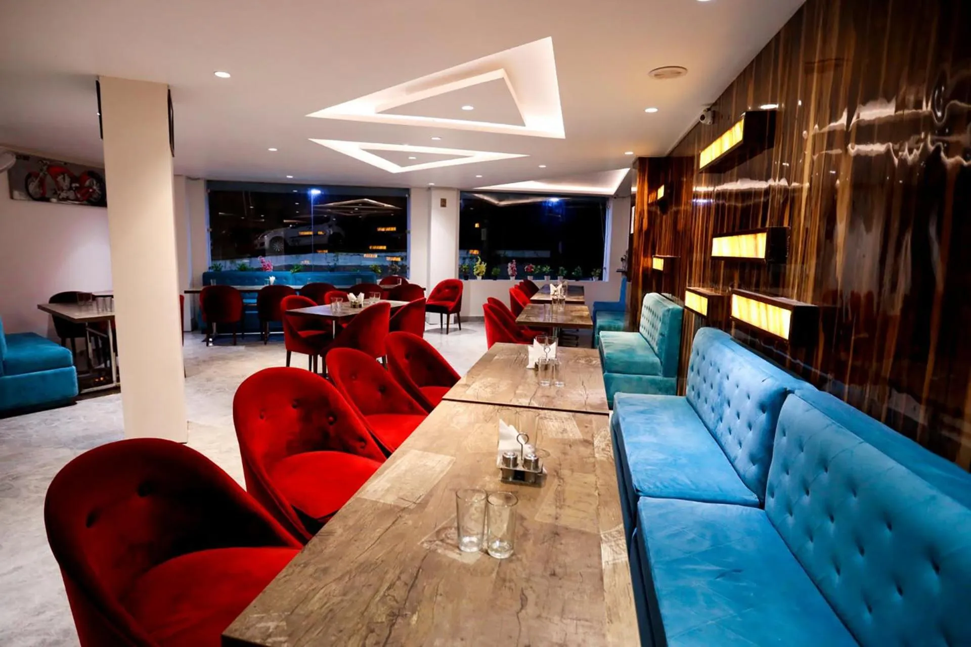 The Hoften Blue Magnets, Dalhousie