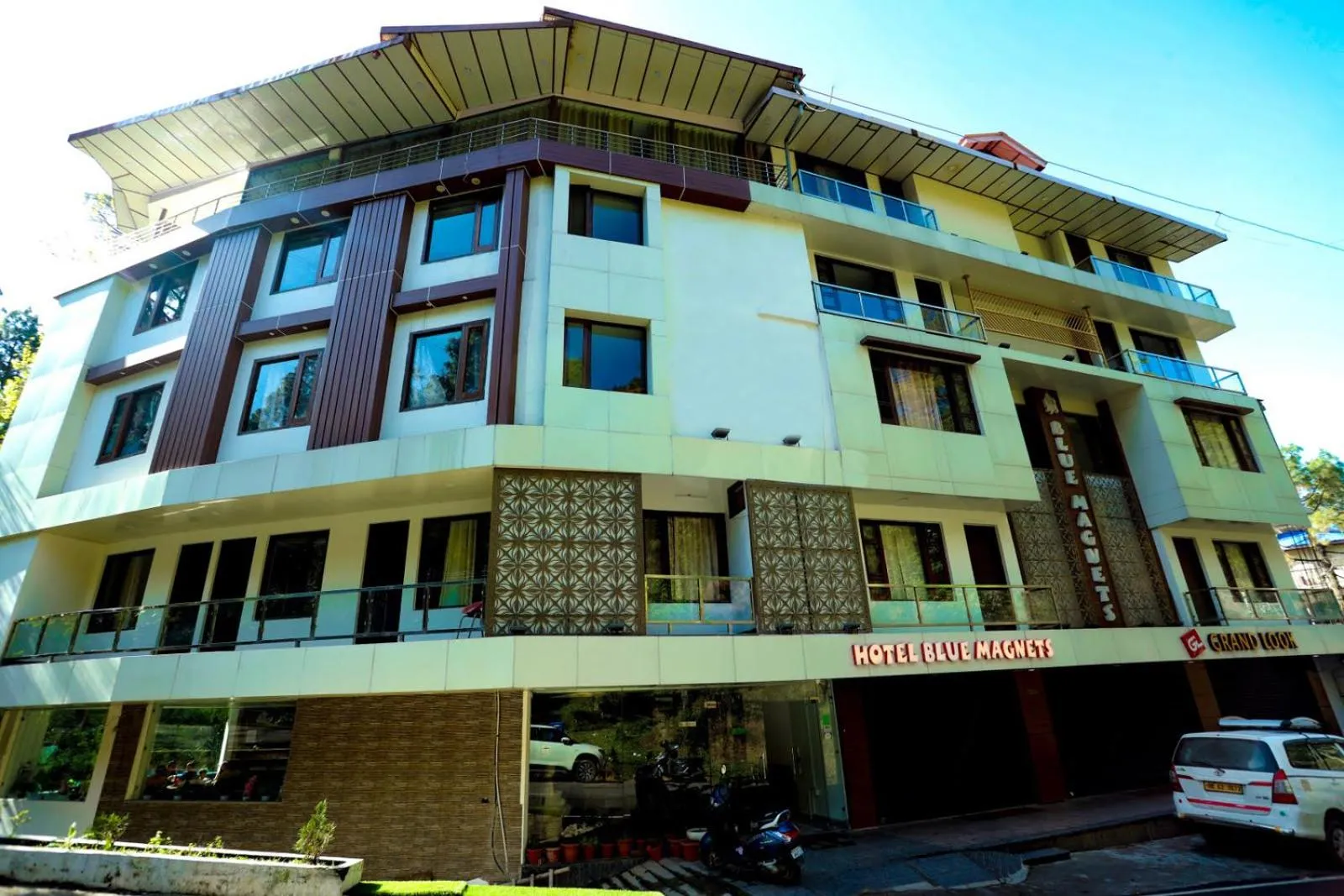 Property building in The Hoften Blue Magnets, Dalhousie