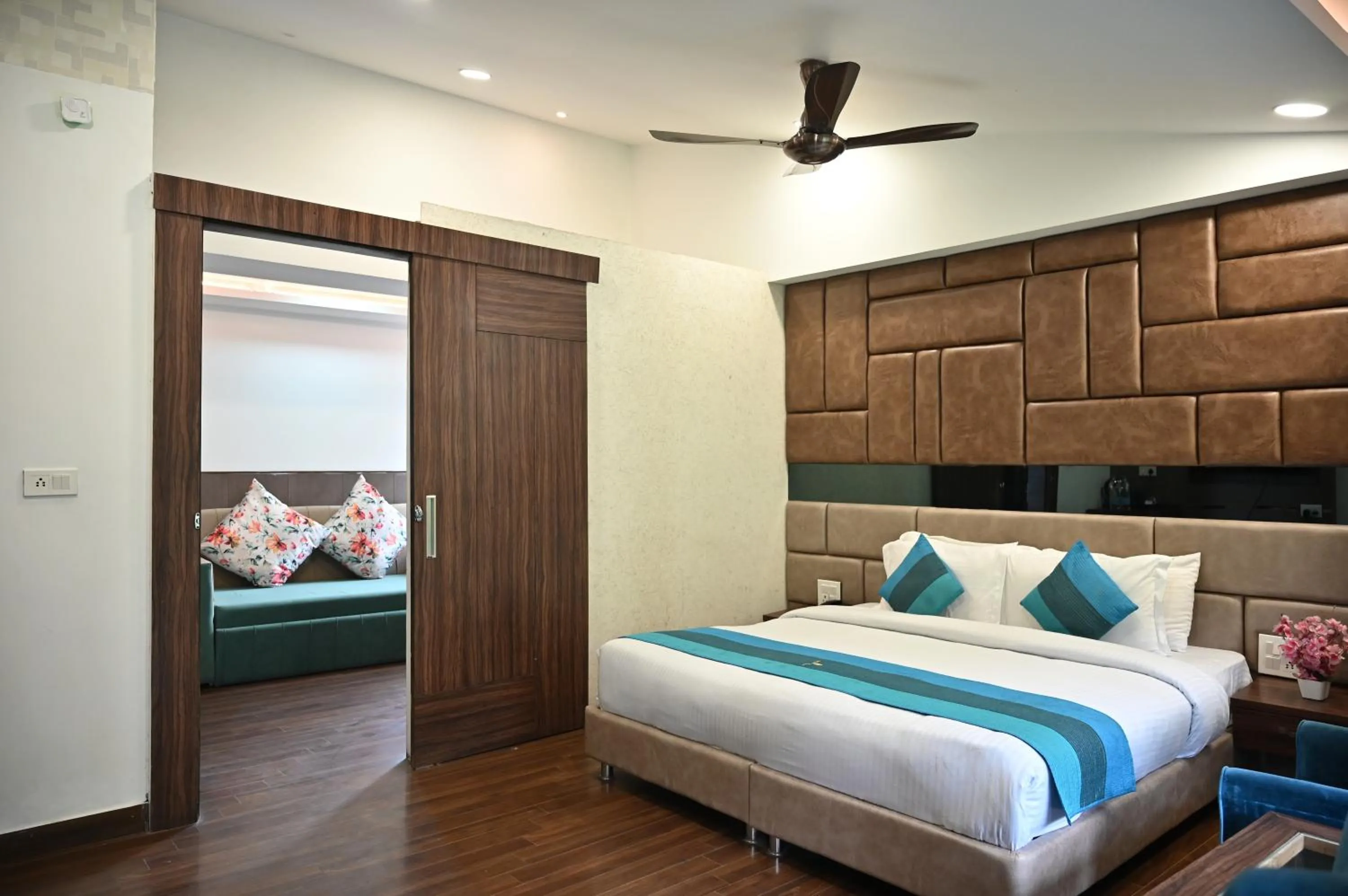 Bedroom, Bed in The Hoften Blue Magnets, Dalhousie