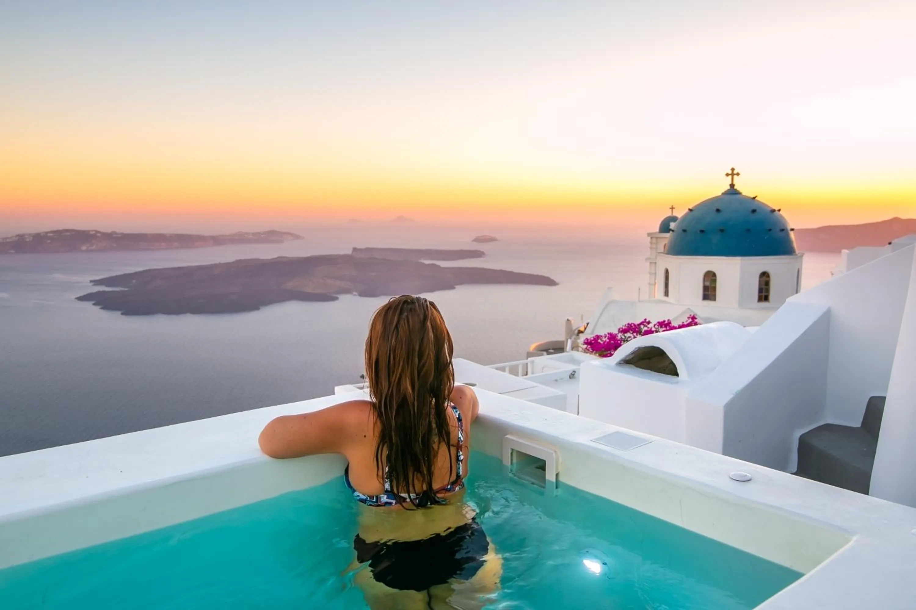 Property building in Cilon Suites Santorini