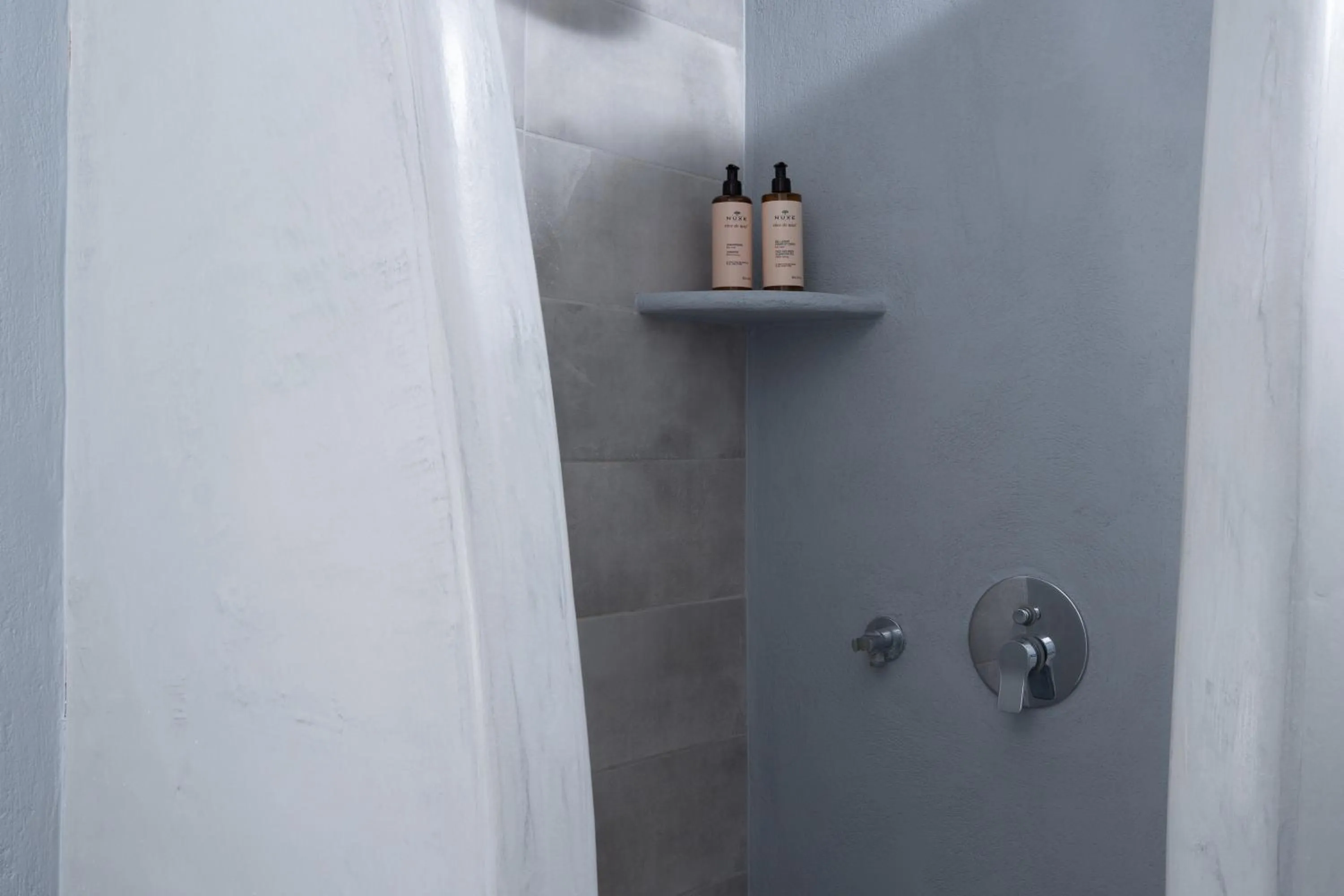 Bathroom in Cilon Suites Santorini