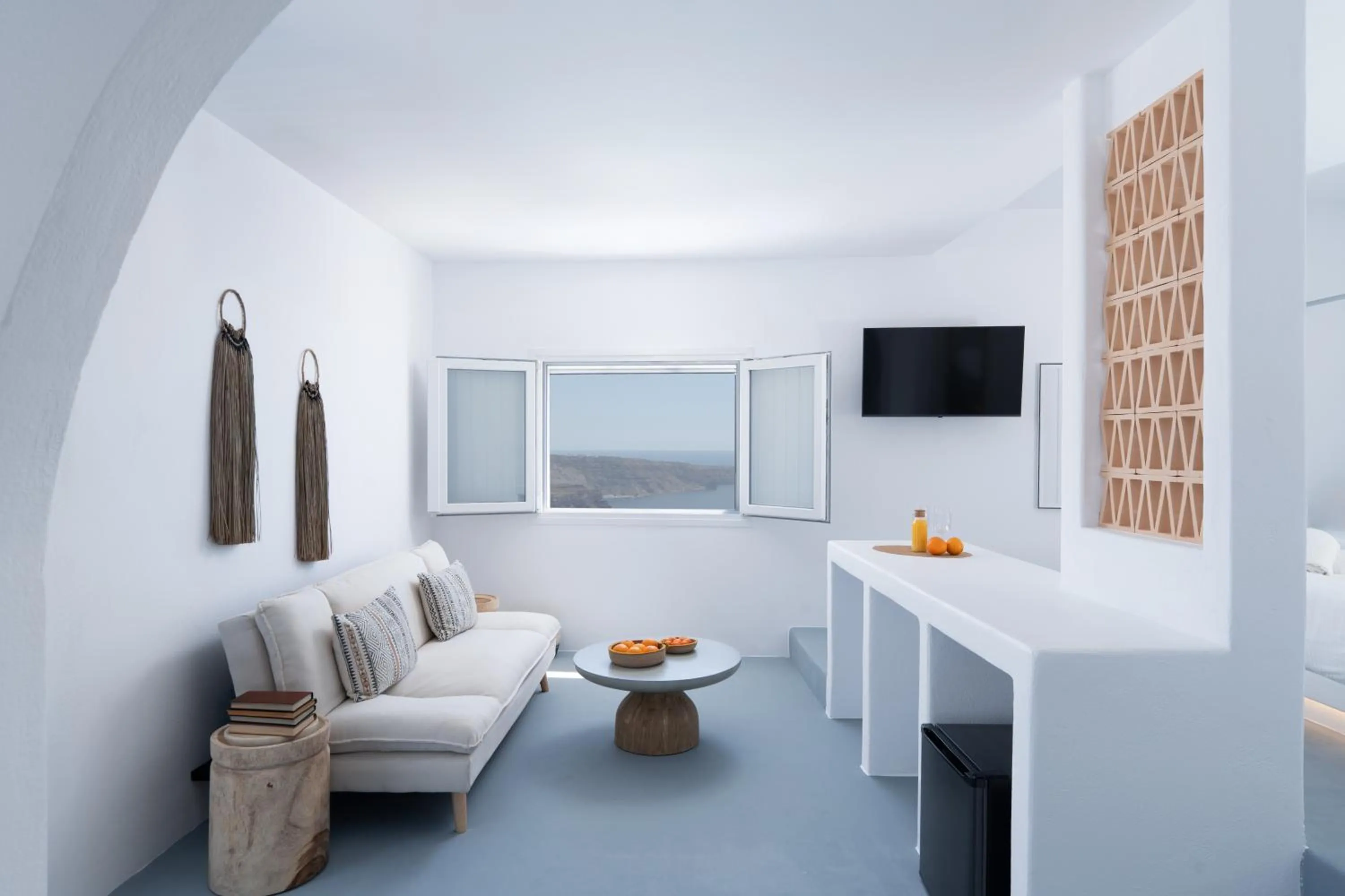 Living room in Cilon Suites Santorini