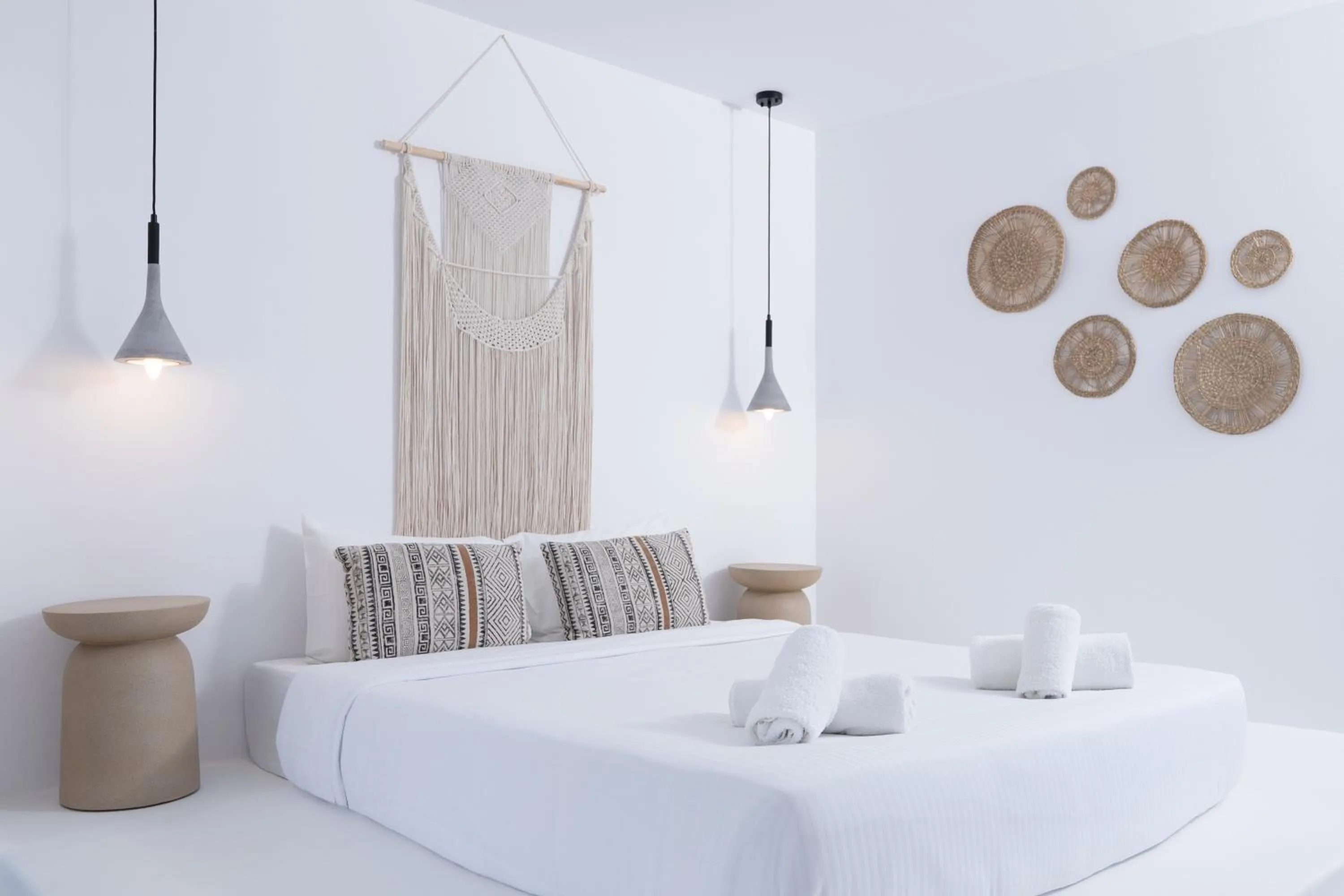 Bed in Cilon Suites Santorini