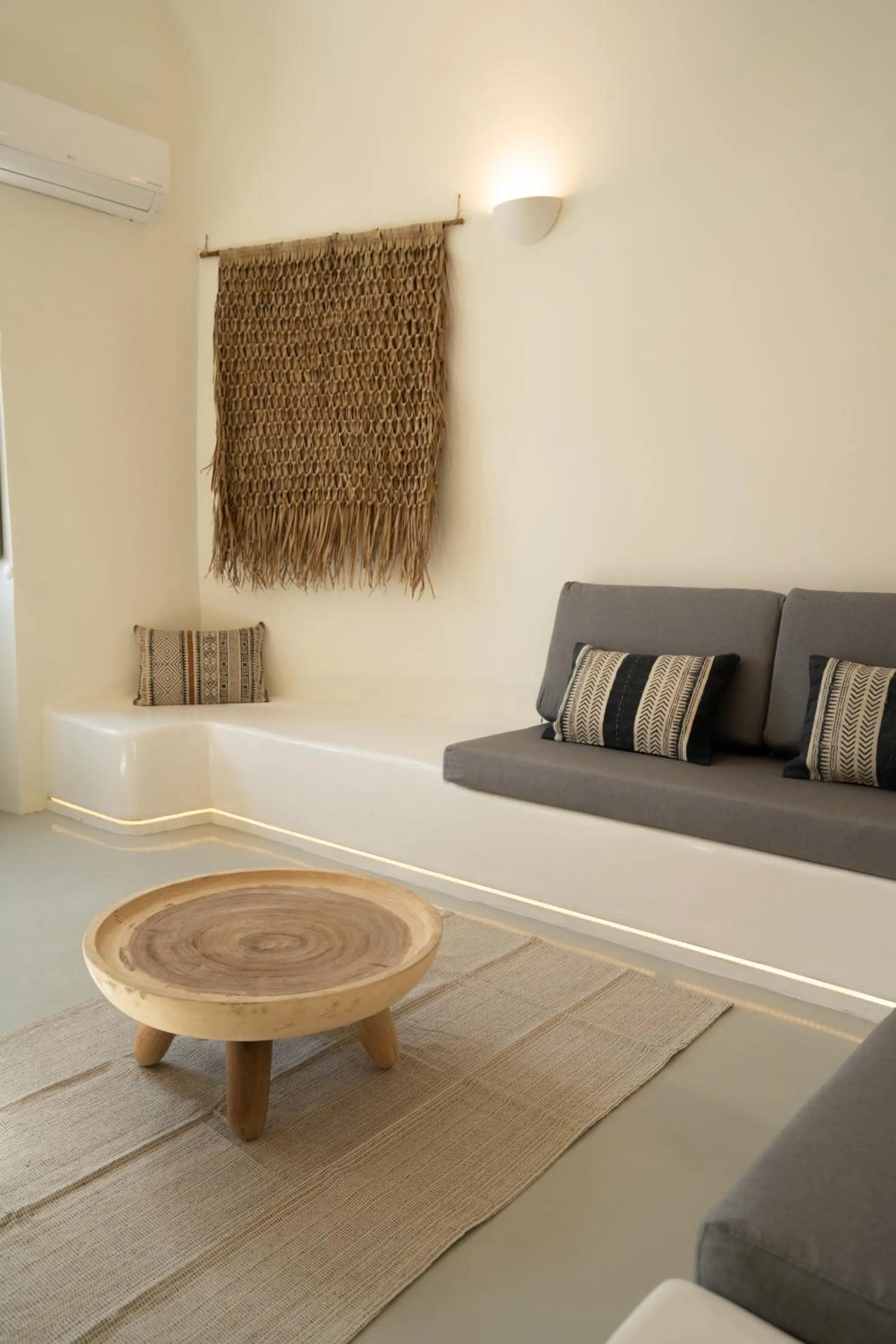 Decorative detail in Cilon Suites Santorini