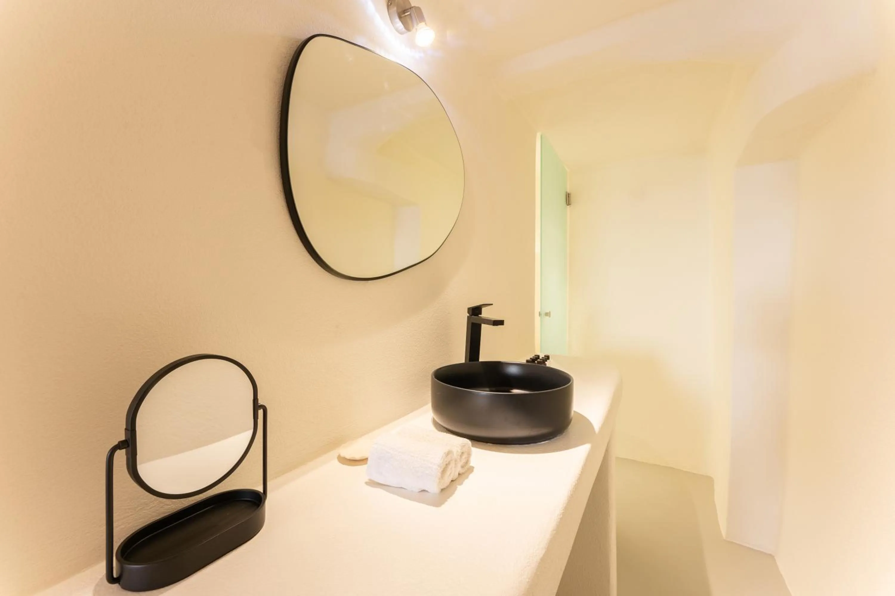 Bathroom in Cilon Suites Santorini
