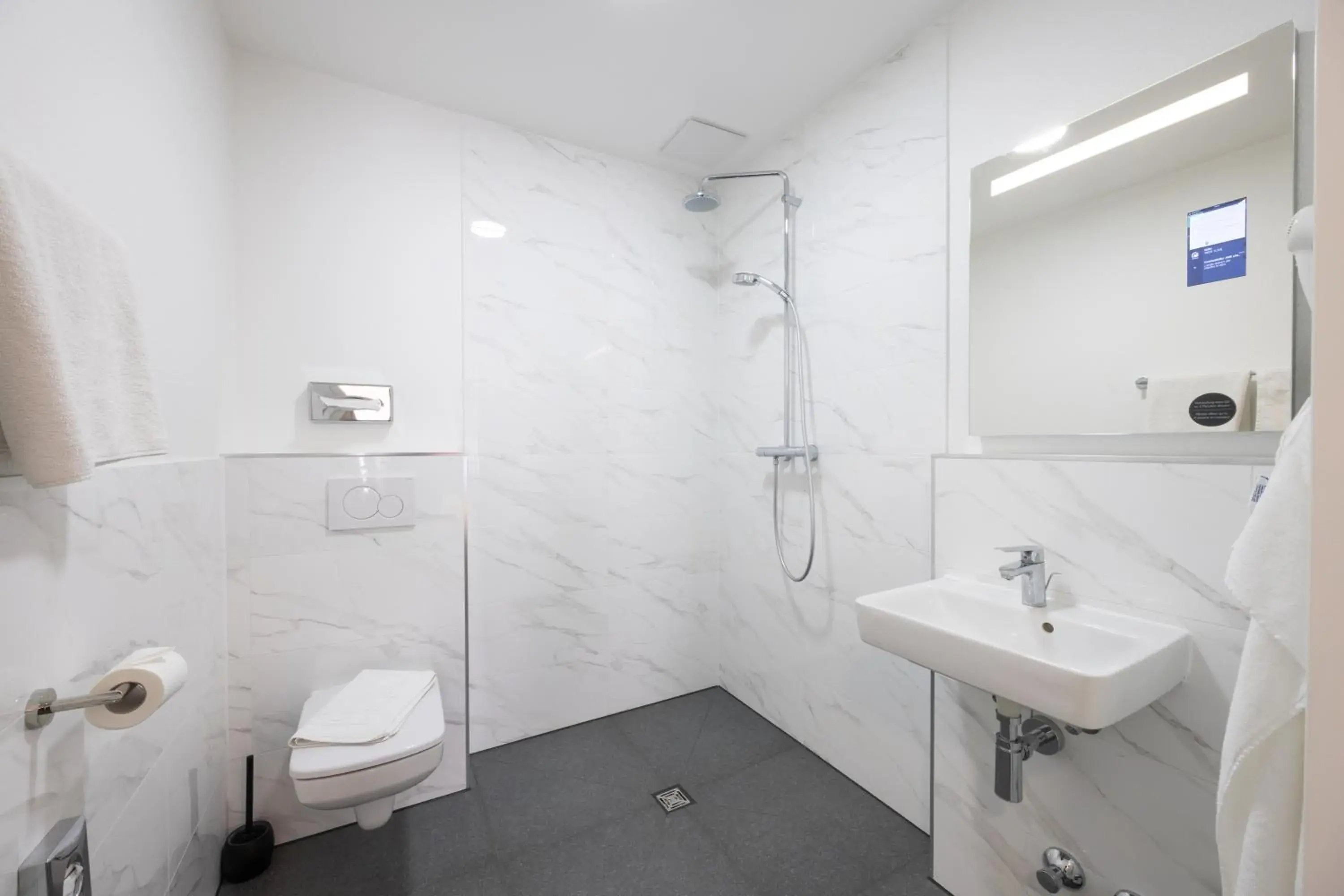 Deluxe Double Room in Panorama Hotel Rheinkrone Deluxe Double Room in Panorama Hotel Rheinkrone