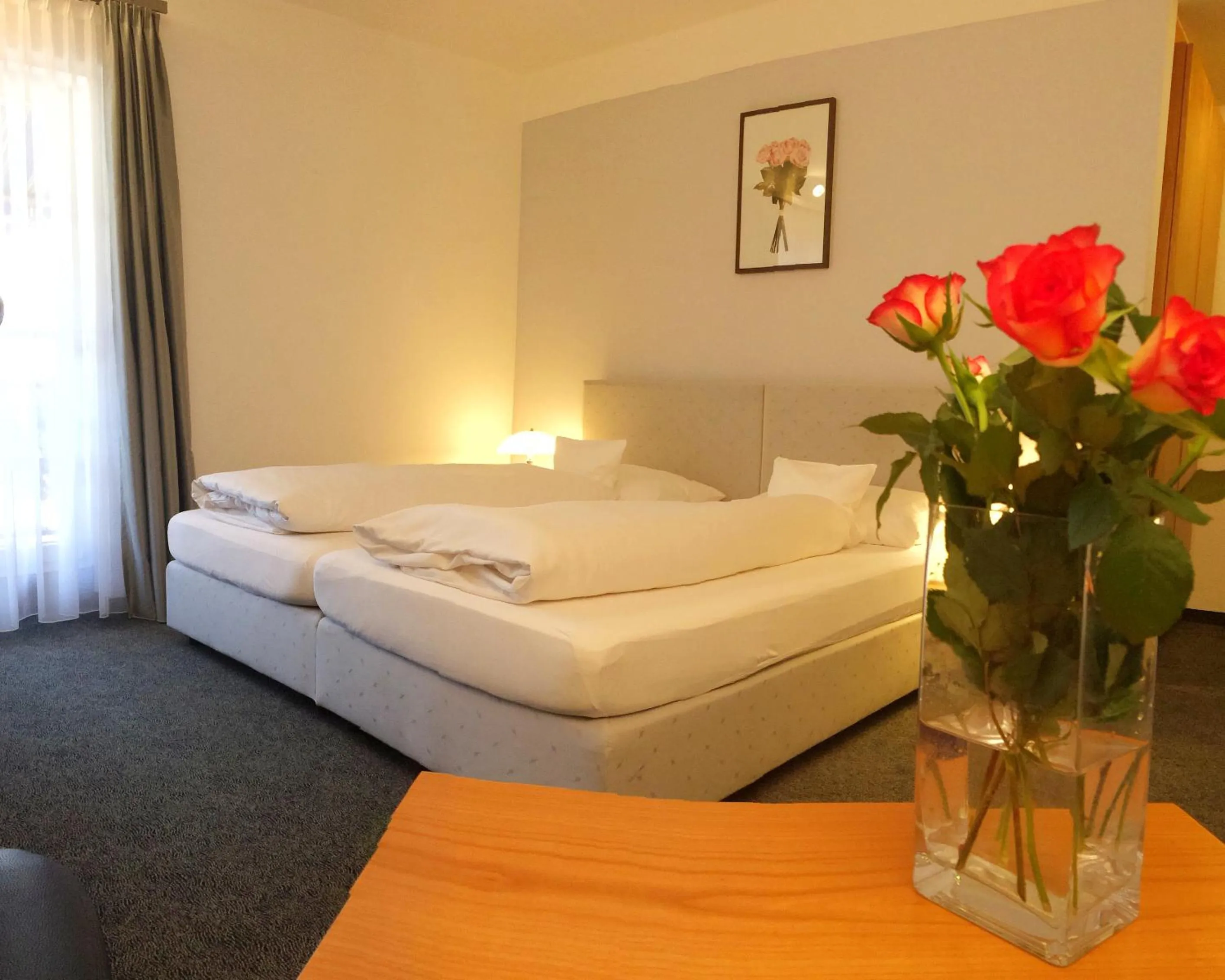 Photo of the whole room, Bed in Huber's Hotel