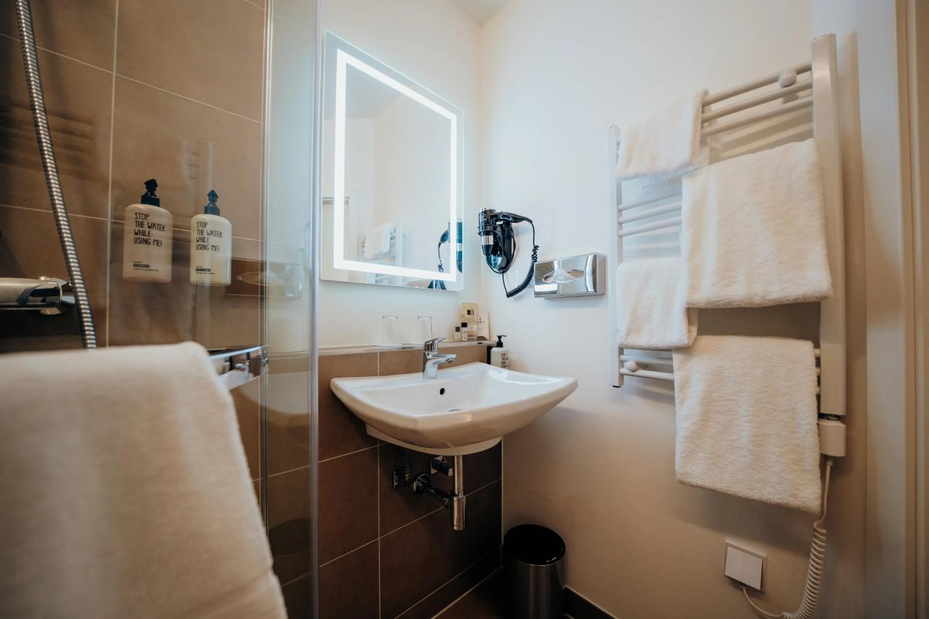 Shower in guestified BARBAROSSA Hotel