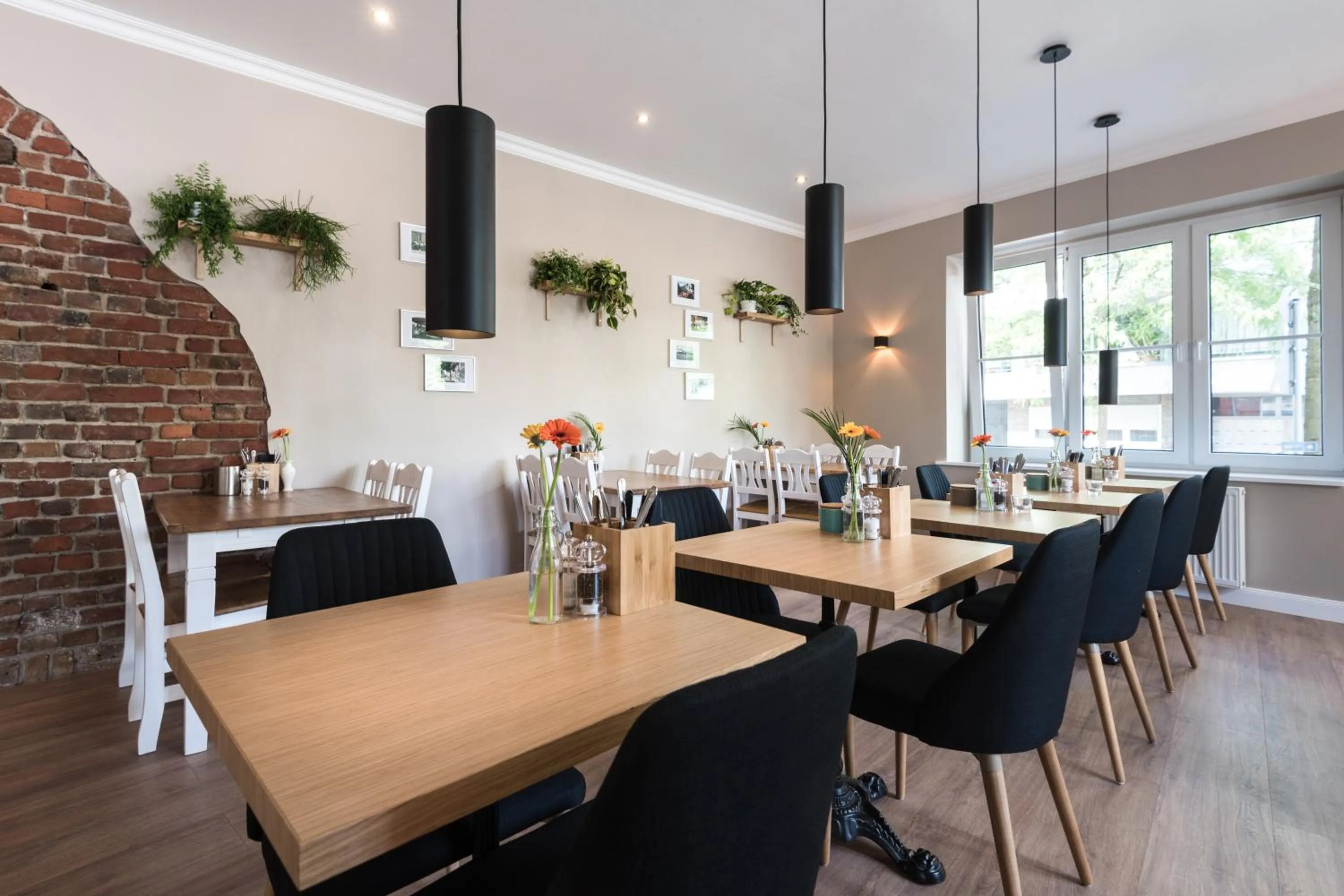 Restaurant/places to eat in guestified BARBAROSSA Hotel