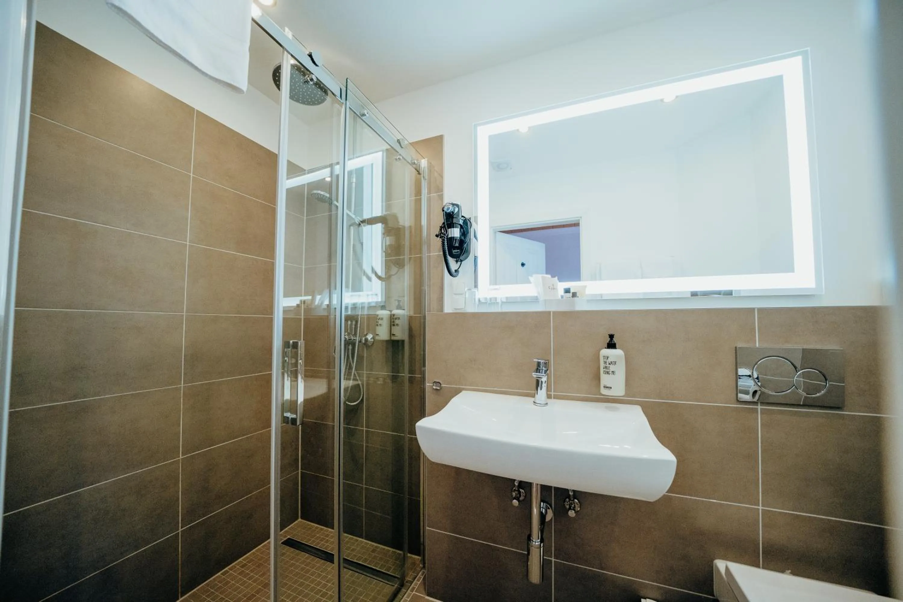 Shower in guestified BARBAROSSA Hotel