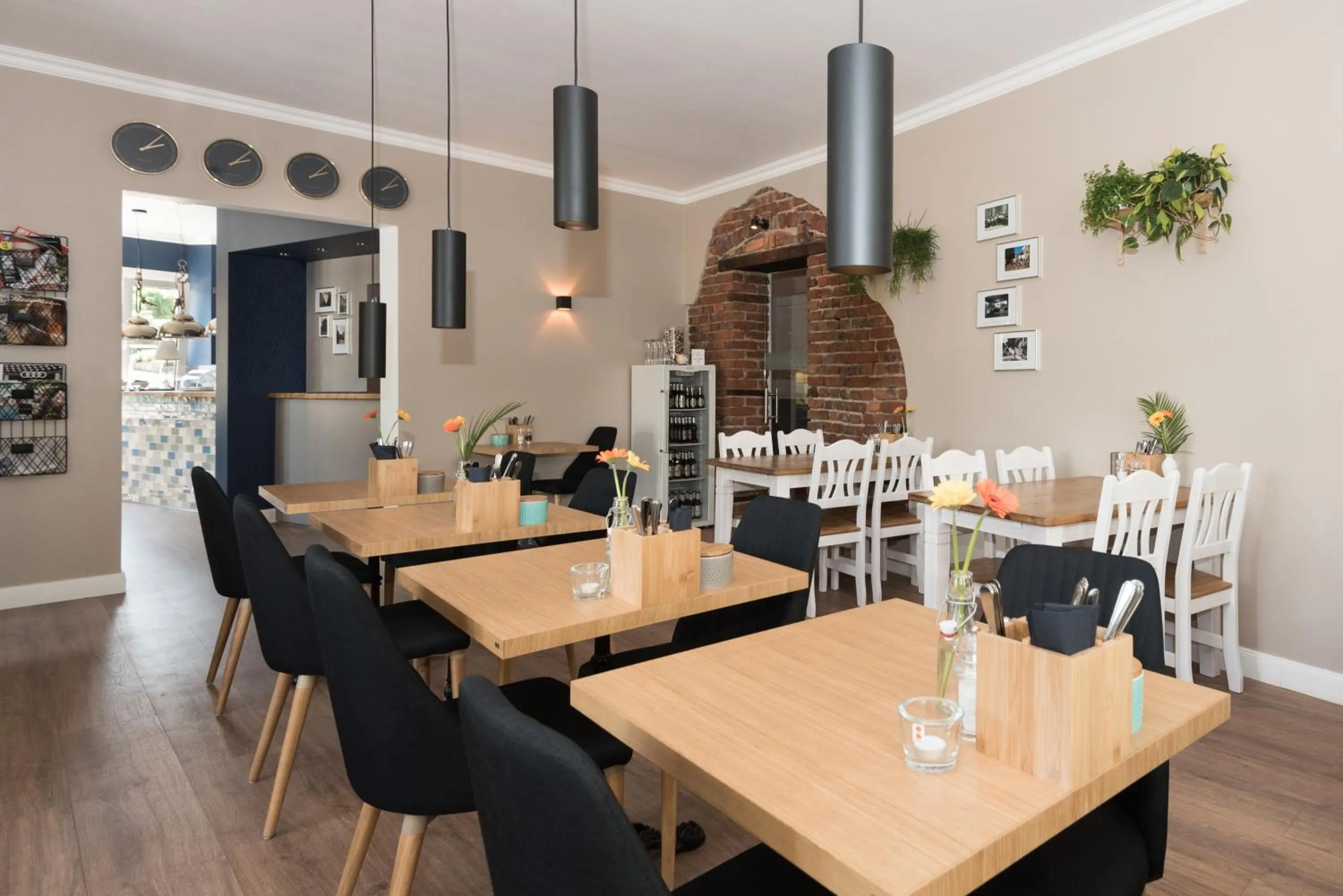 Restaurant/places to eat in guestified BARBAROSSA Hotel