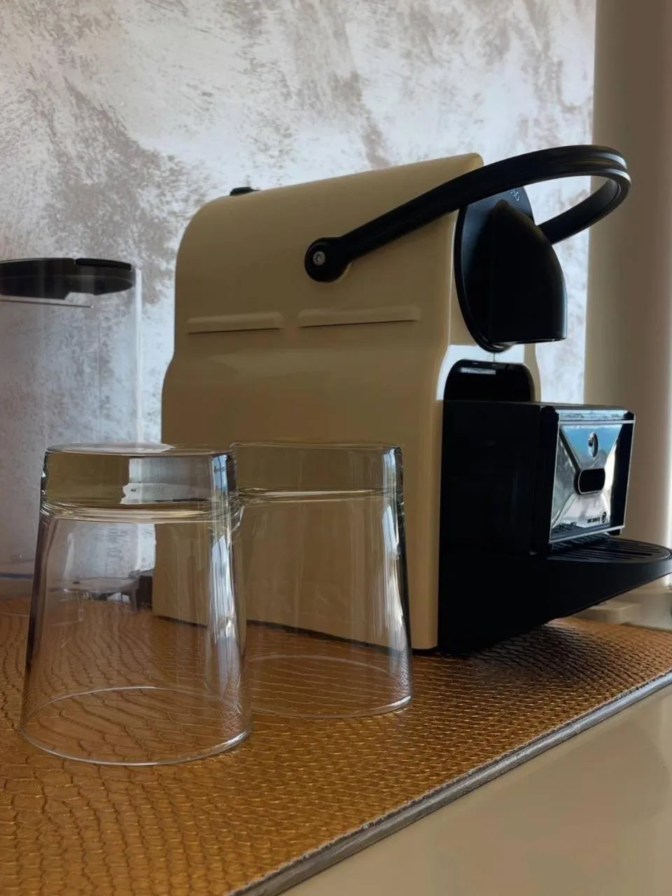 Coffee/tea facilities in Villa La Perla