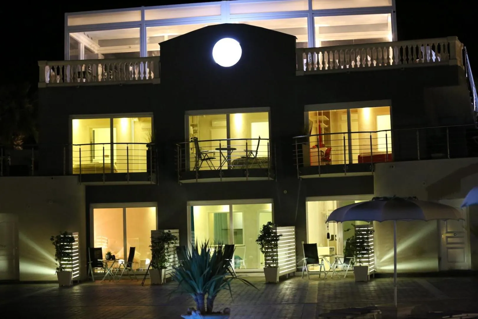 Property building in Villa La Perla