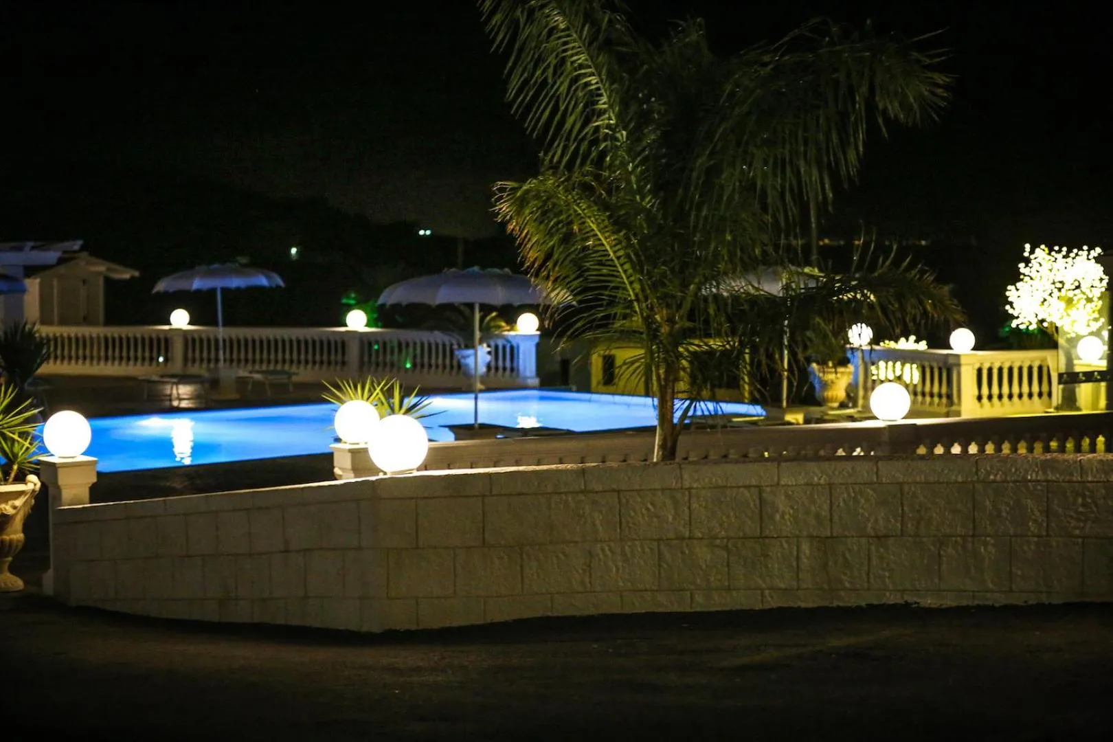 Swimming pool in Villa La Perla