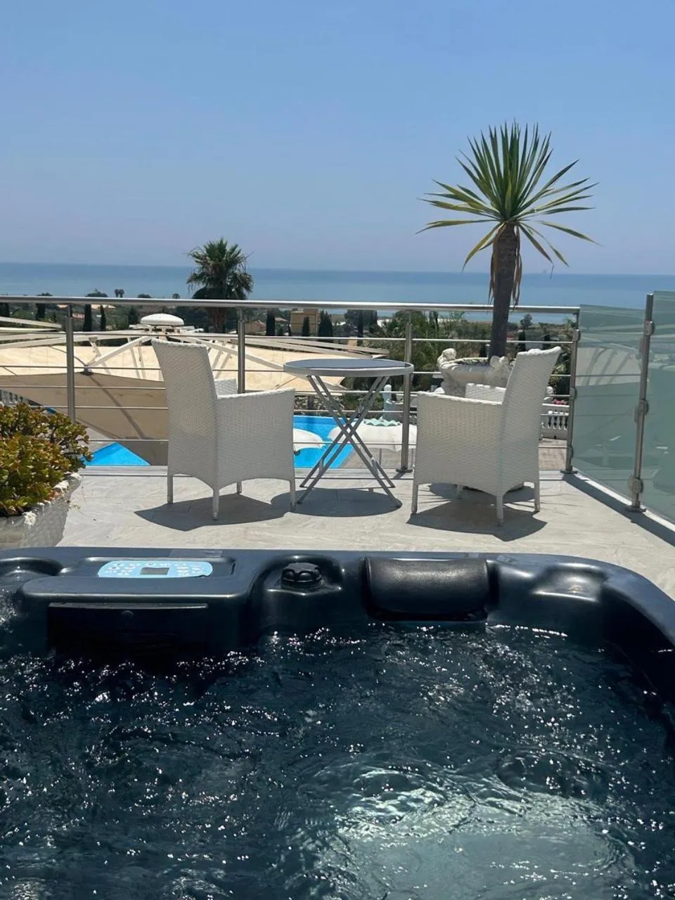 Hot Tub in Villa La Perla