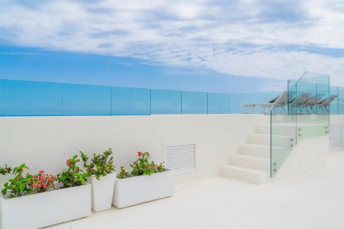Hot Tub in Villa La Perla