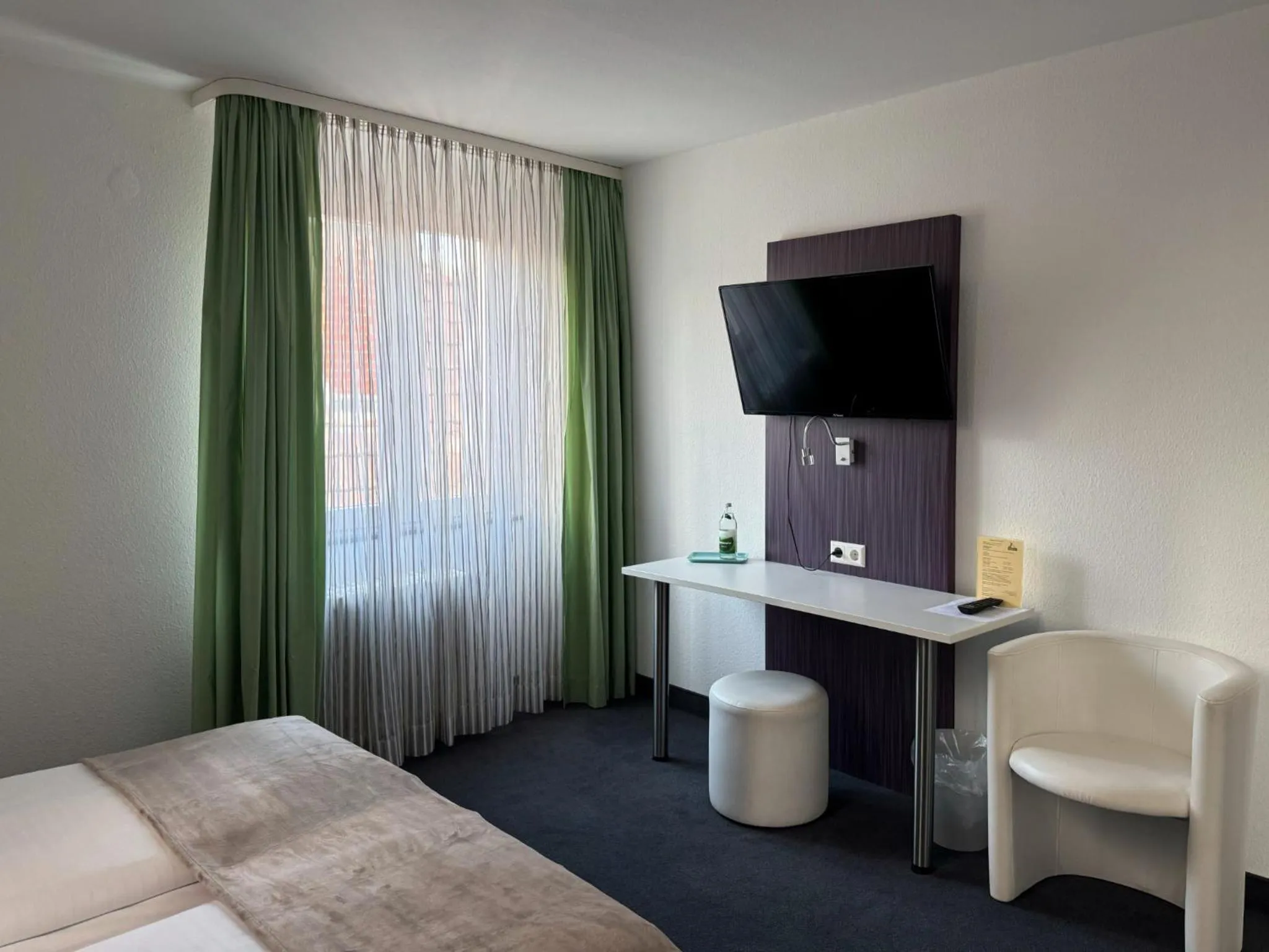 Photo of the whole room, Bed in Eisberg Hotel Schwanen