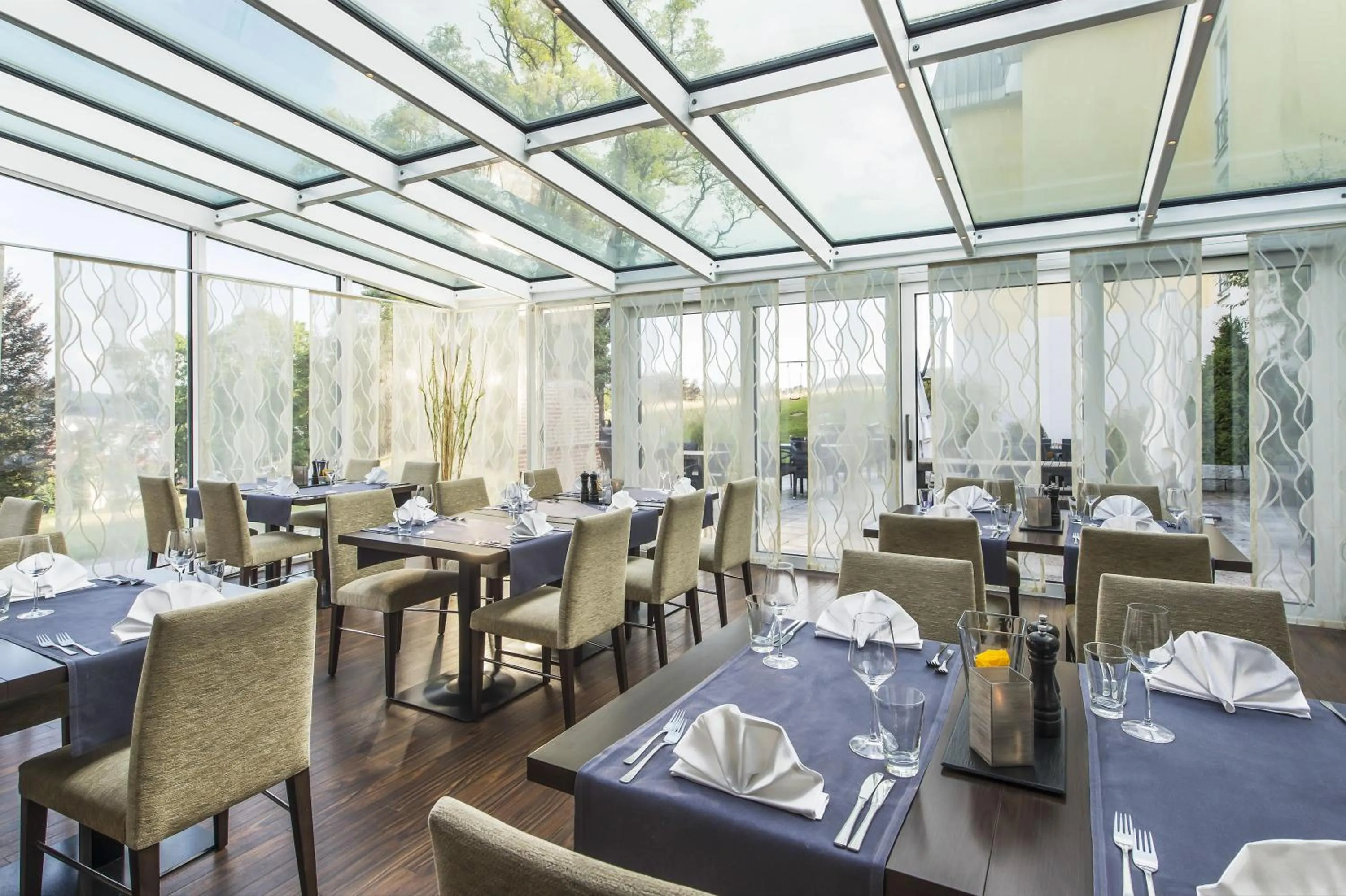 Restaurant/places to eat in Taste Hotel Heidenheim