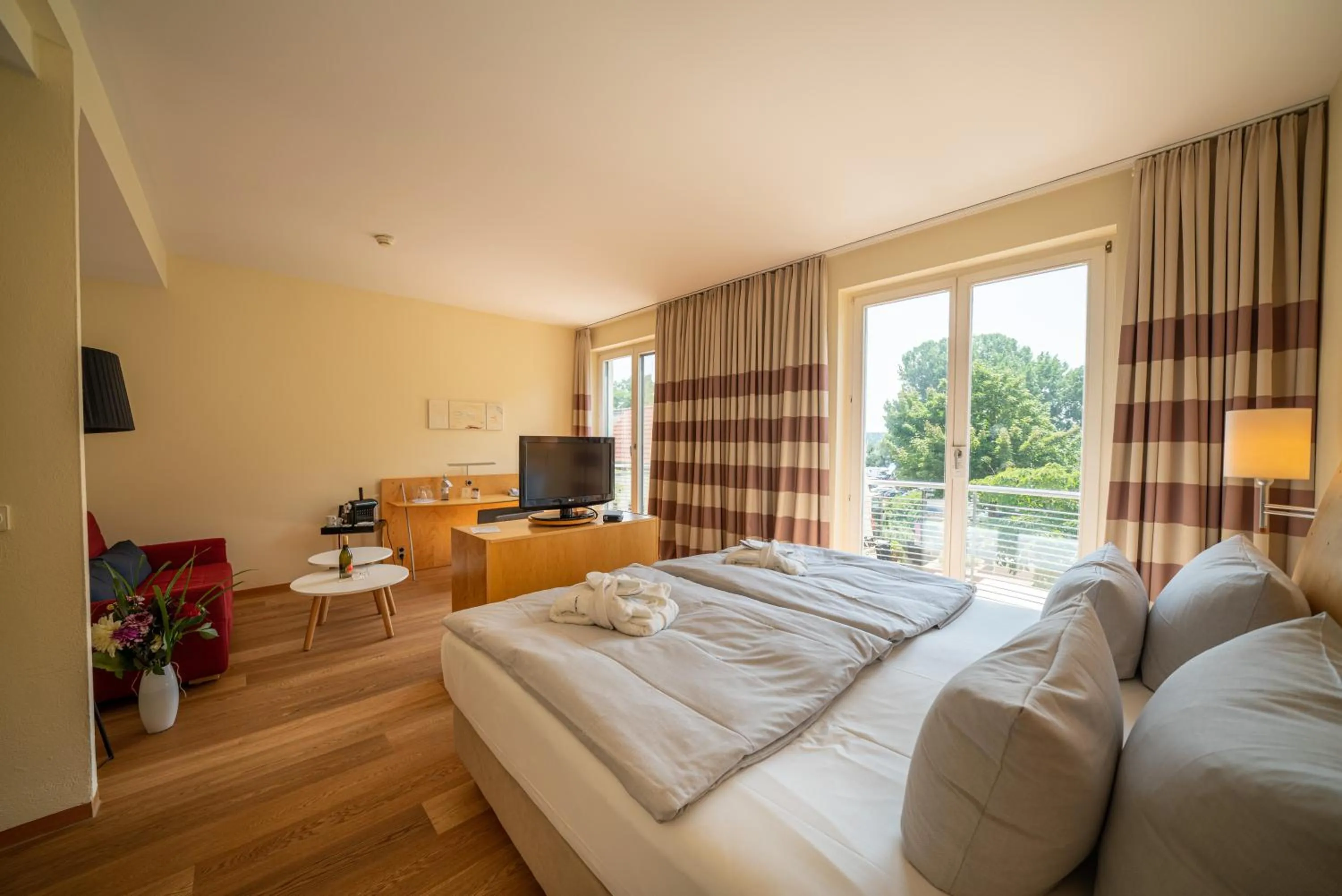 Photo of the whole room, Bed in Hotel Kleines Meer